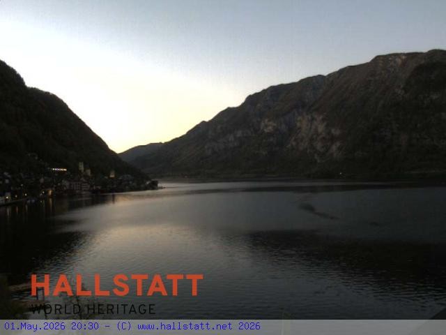 Archived image Webcam Hallstatt: Village and Lake