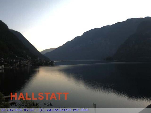 Archived image Webcam Hallstatt: Village and Lake