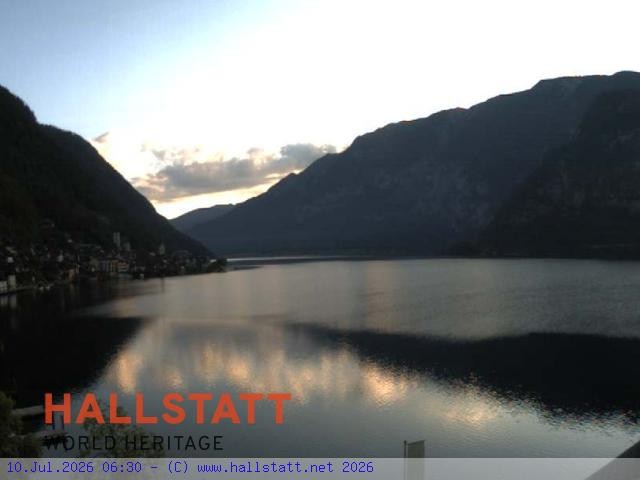 Archived image Webcam Hallstatt: Village and Lake