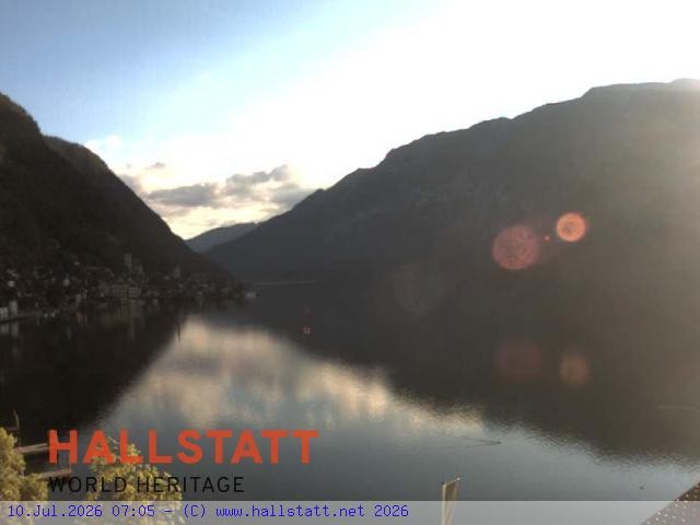 Archived image Webcam Hallstatt: Village and Lake