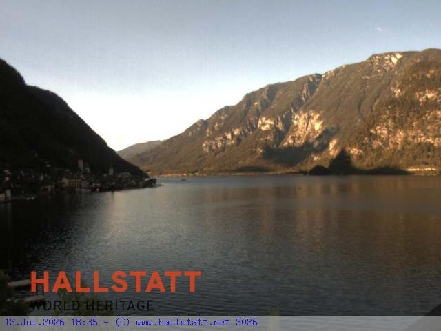 Archived image Webcam Hallstatt: Village and Lake