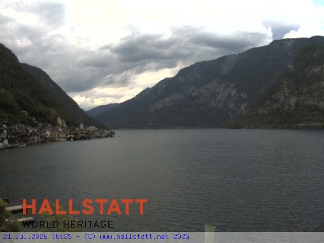 Archived image Webcam Hallstatt: Village and Lake