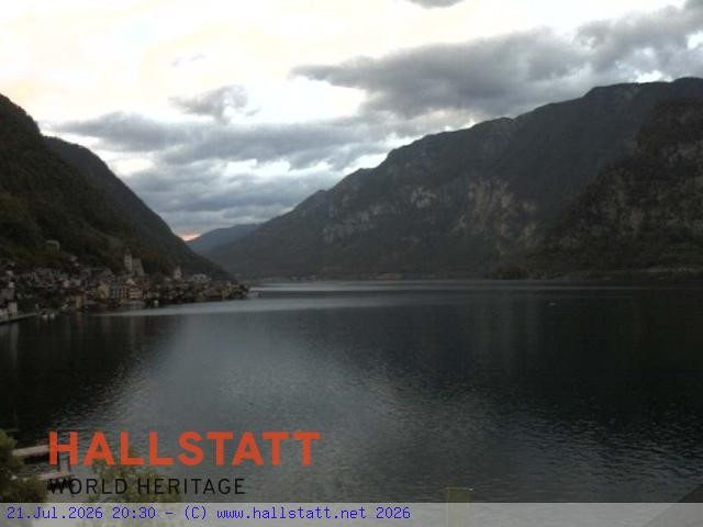 Archived image Webcam Hallstatt: Village and Lake