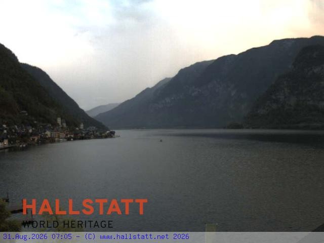 Archived image Webcam Hallstatt: Village and Lake
