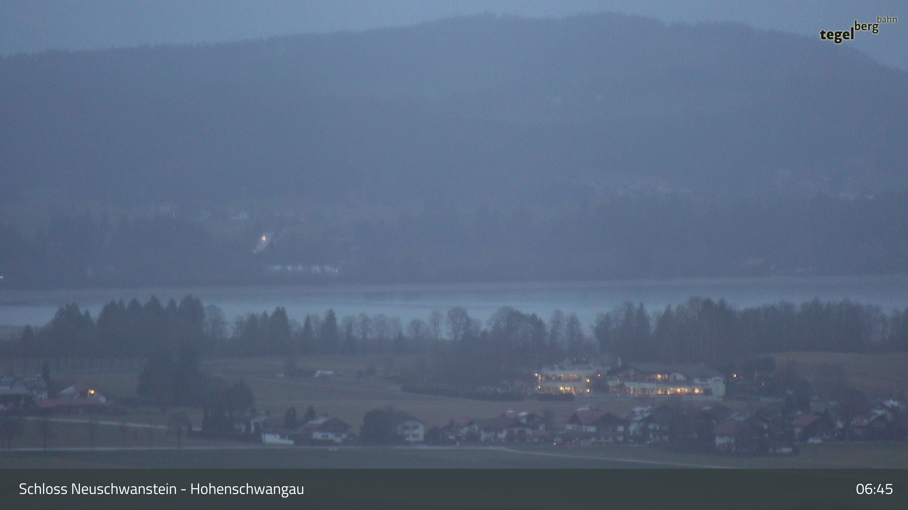 Archived image Webcam Lake Forggen, south bank and village Schwangau