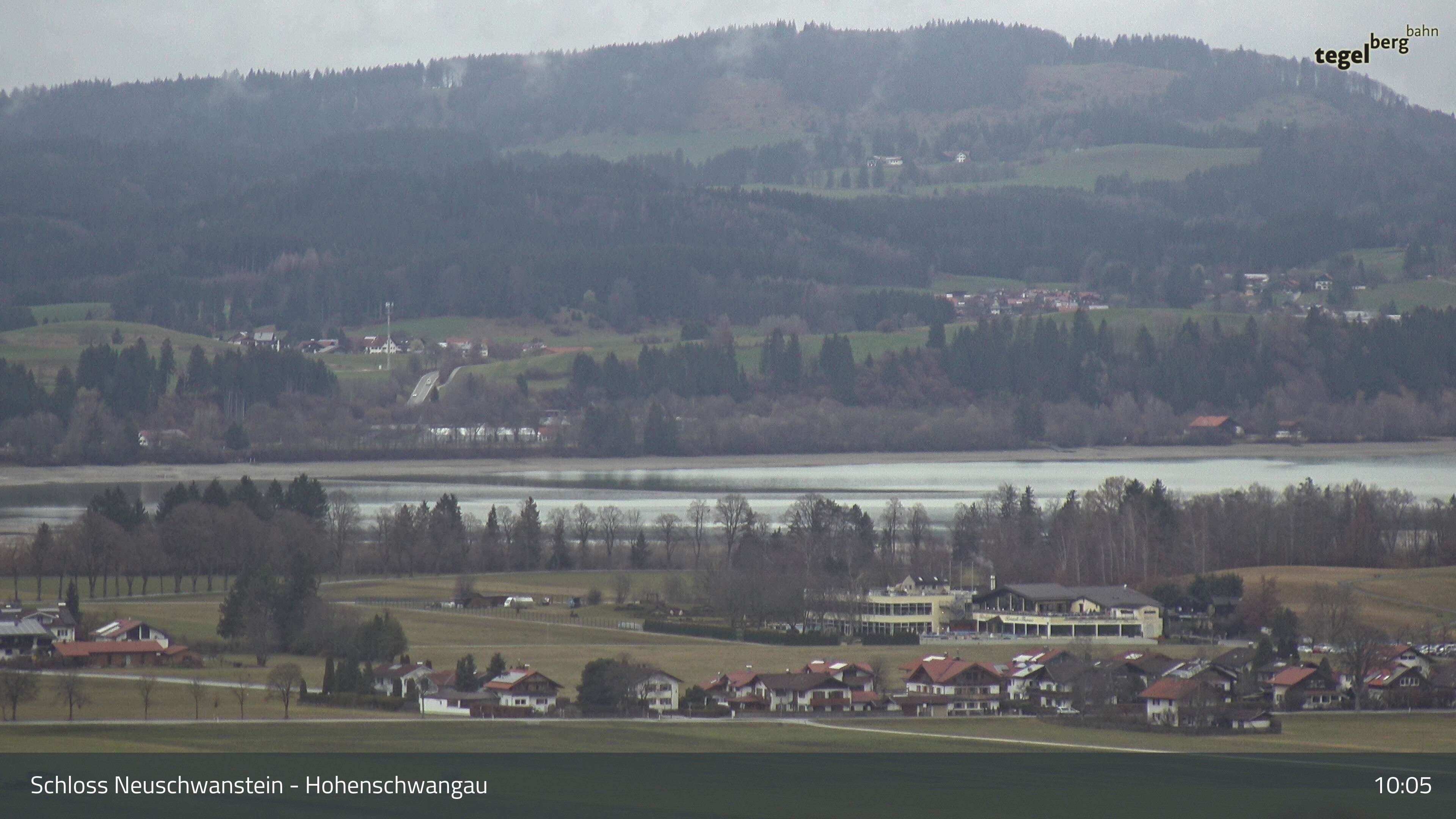 Archived image Webcam Lake Forggen, south bank and village Schwangau