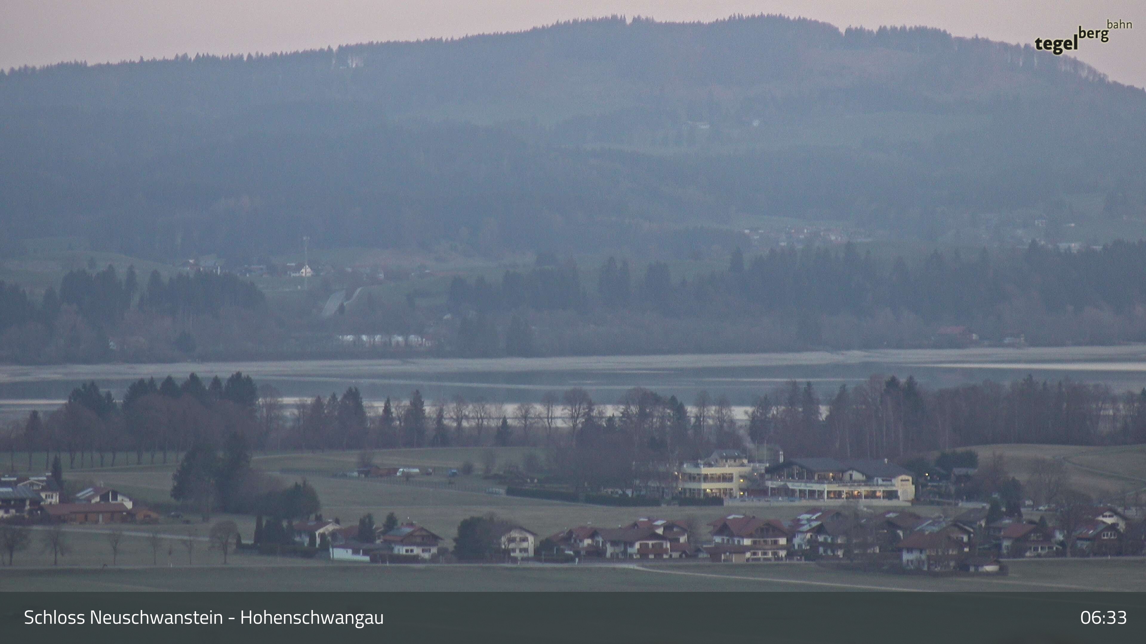 Archived image Webcam Lake Forggen, south bank and village Schwangau