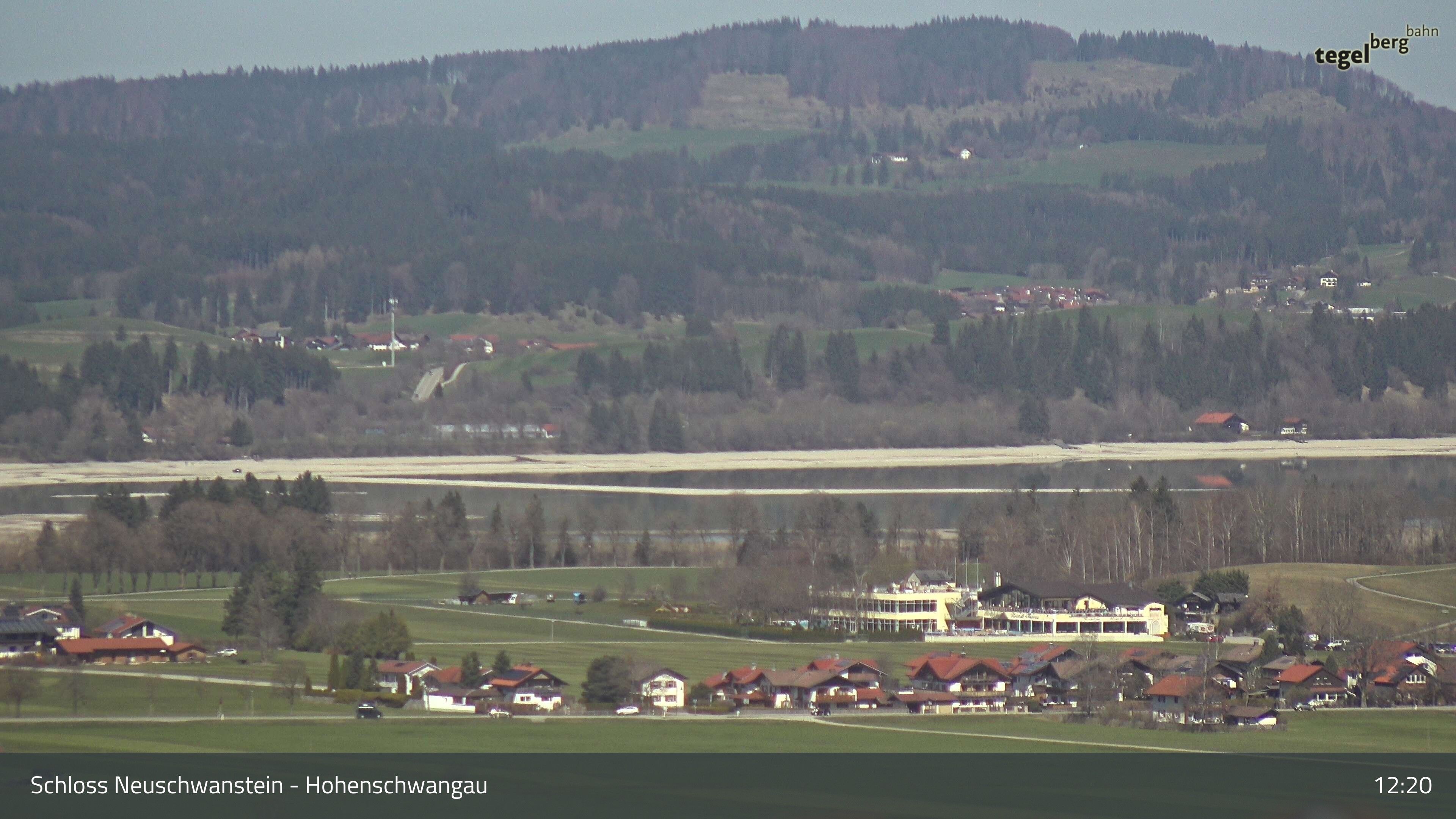 Archived image Webcam Lake Forggen, south bank and village Schwangau