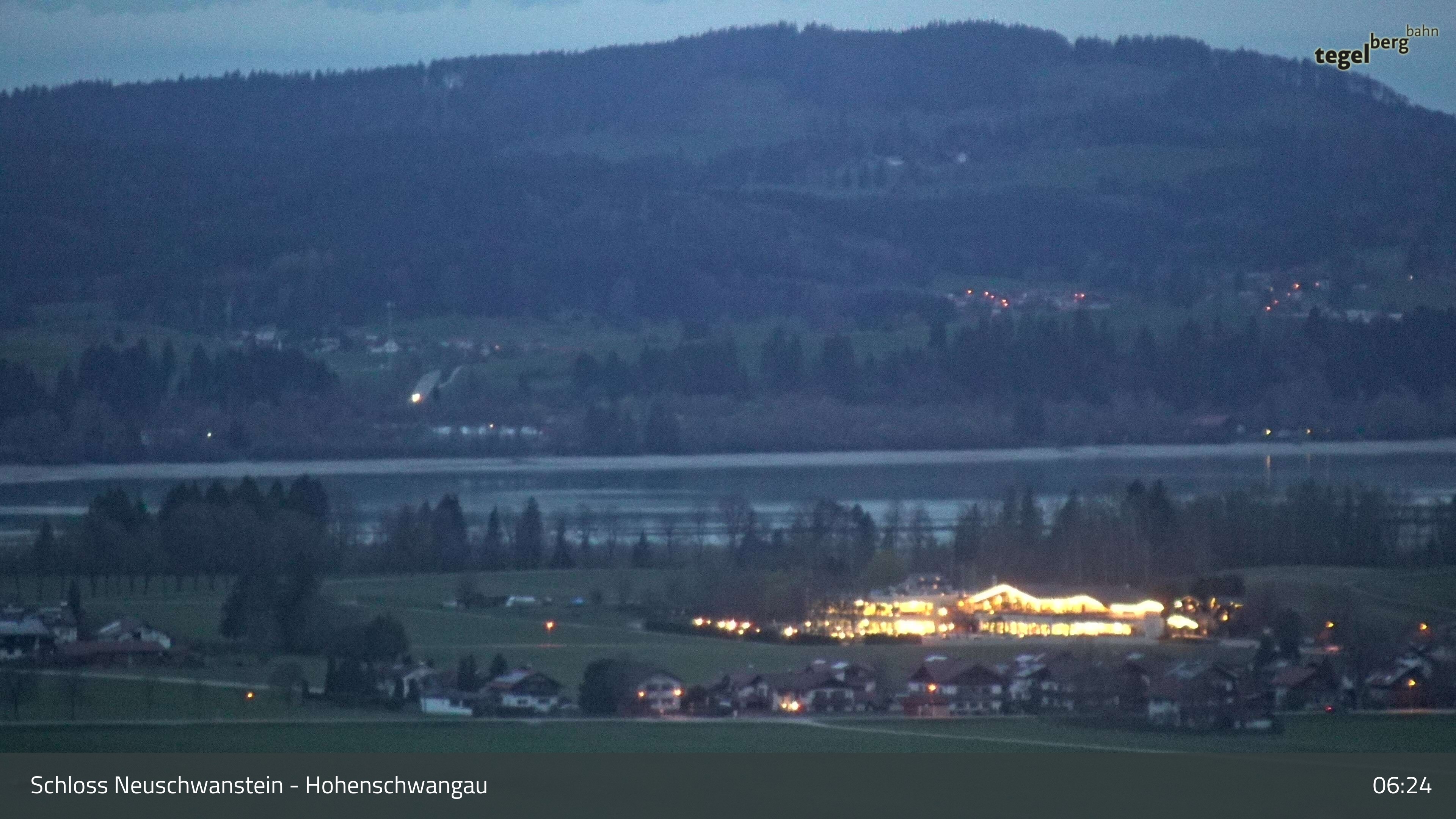 Archived image Webcam Lake Forggen, south bank and village Schwangau