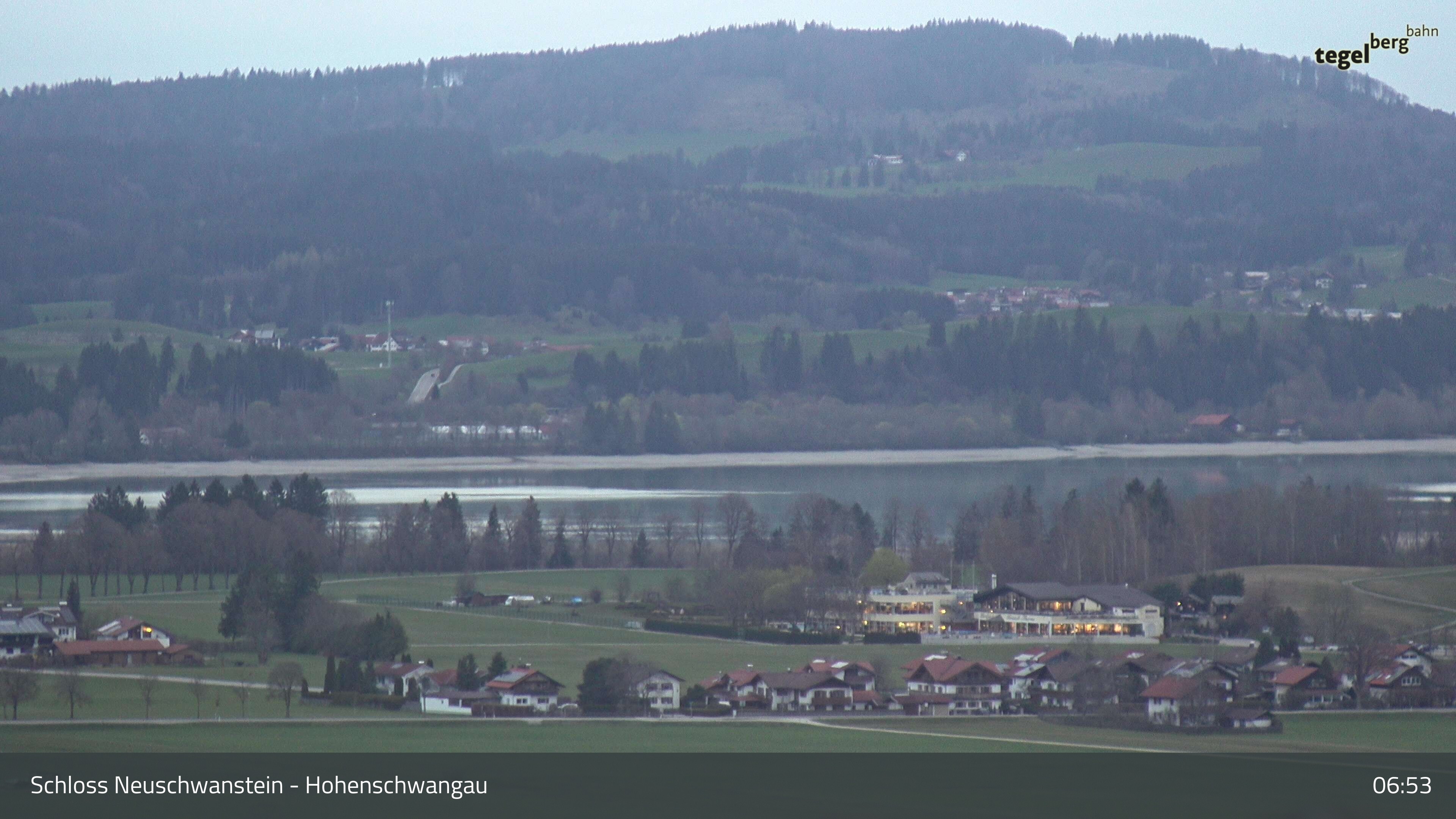 Archived image Webcam Lake Forggen, south bank and village Schwangau