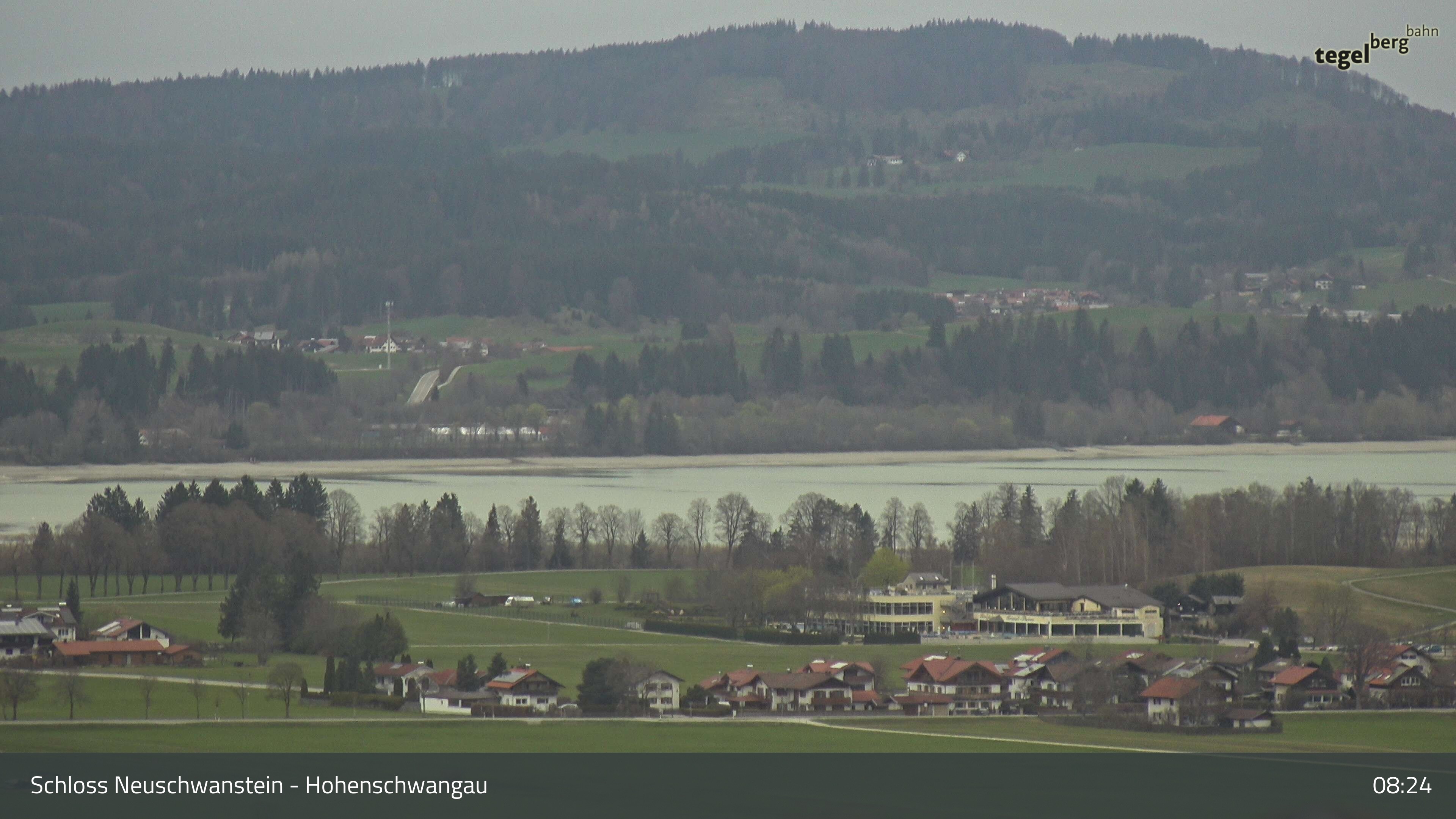 Archived image Webcam Lake Forggen, south bank and village Schwangau