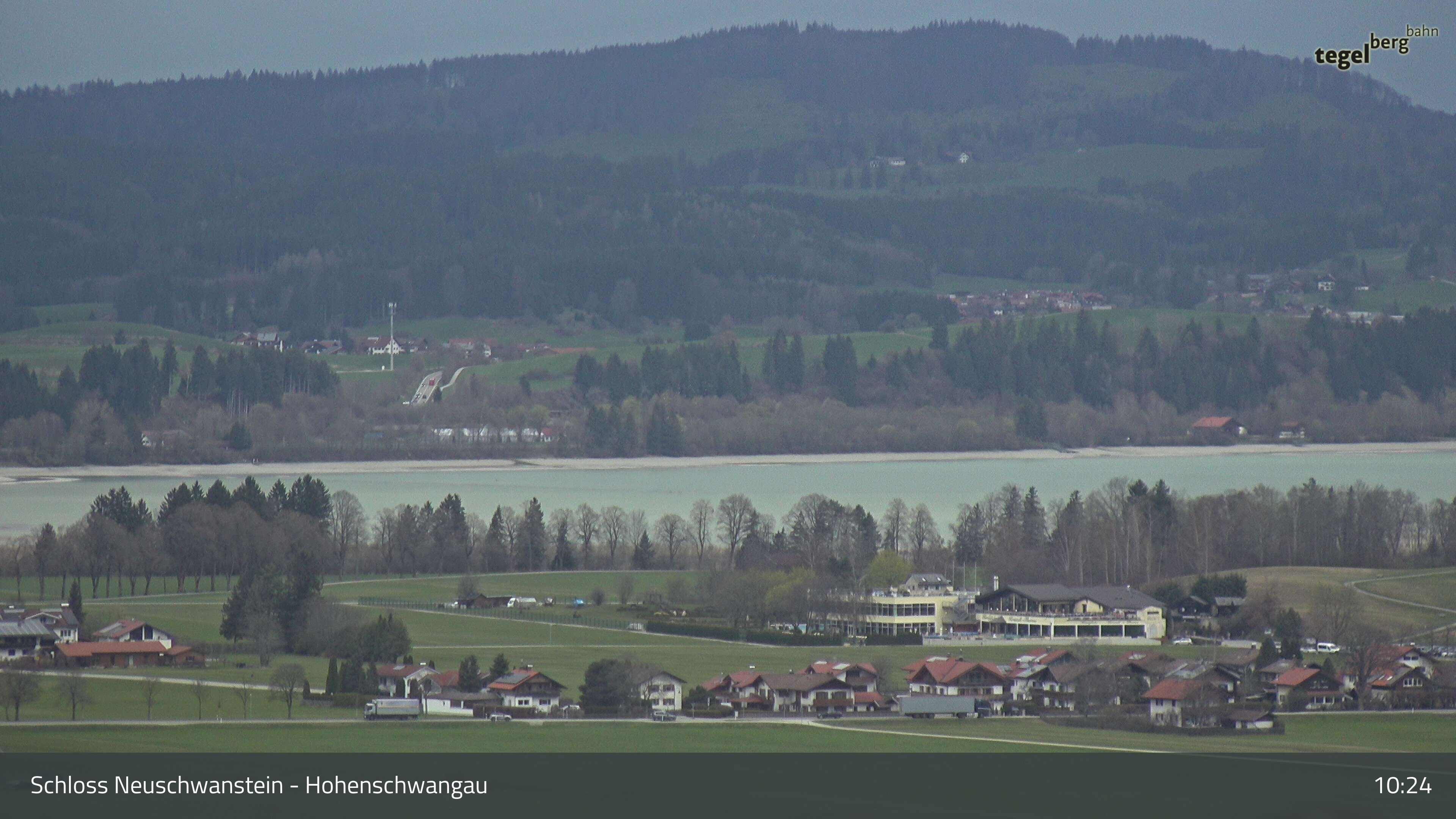 Archived image Webcam Lake Forggen, south bank and village Schwangau