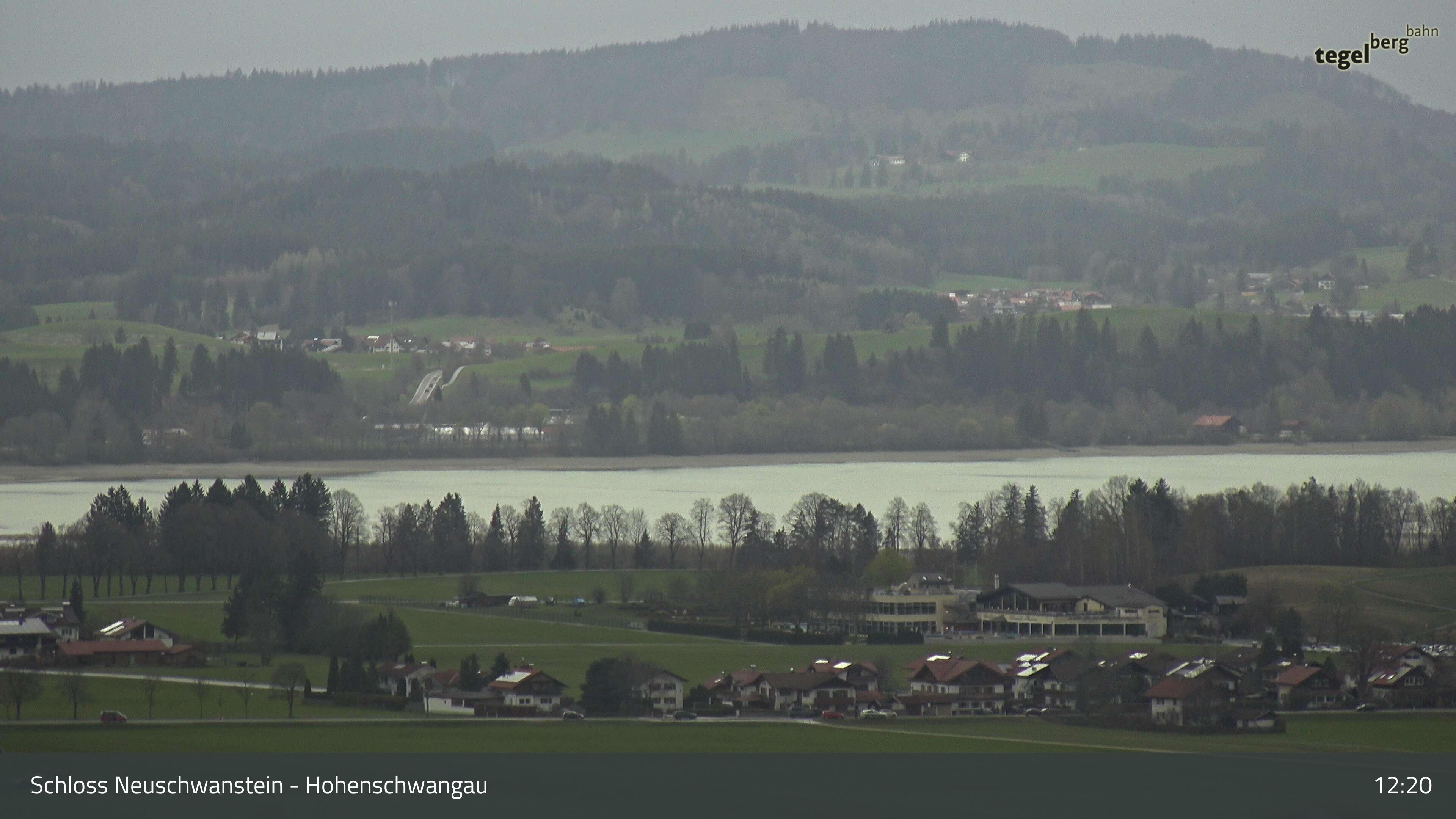 Archived image Webcam Lake Forggen, south bank and village Schwangau
