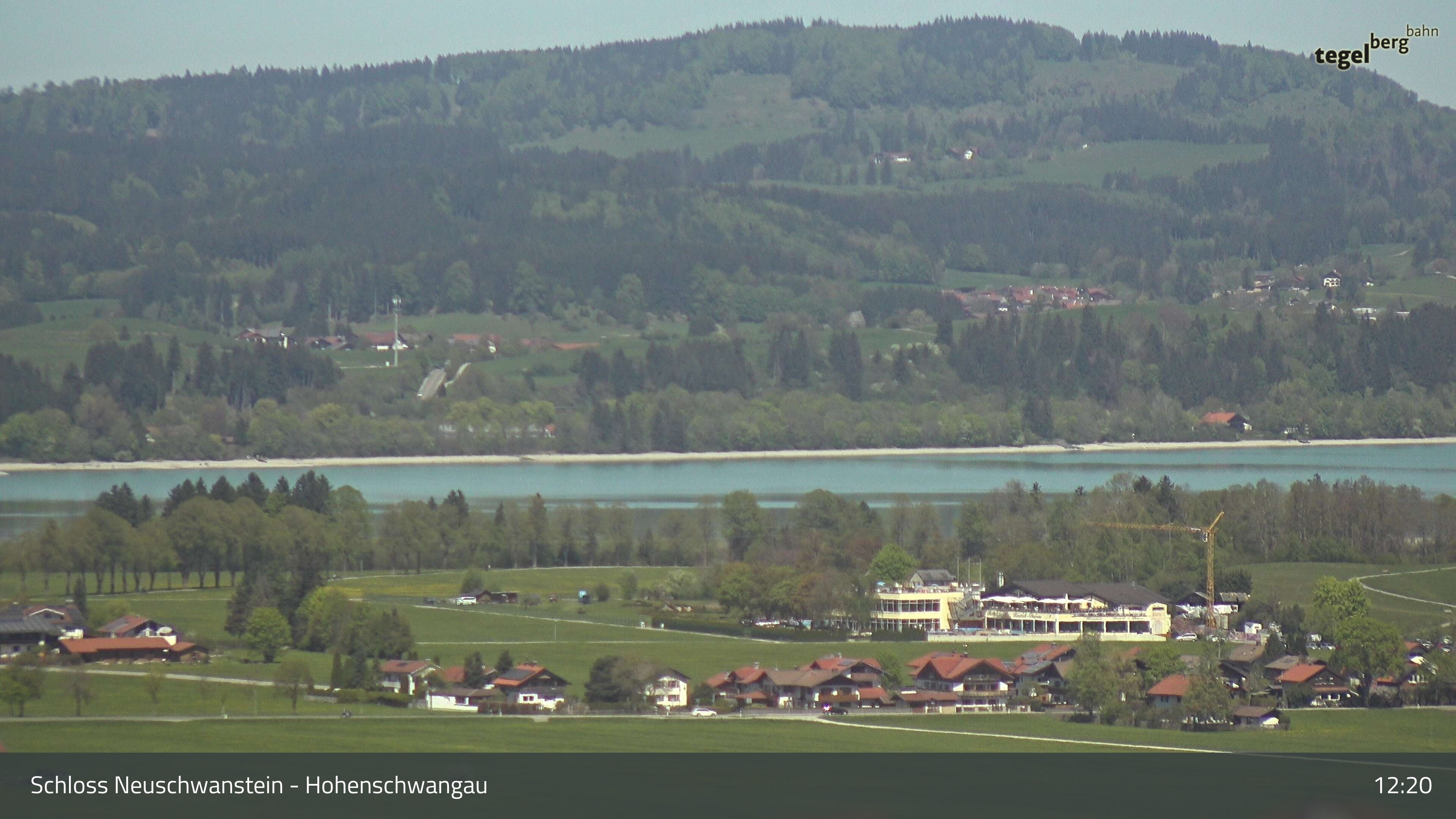 Archived image Webcam Lake Forggen, south bank and village Schwangau