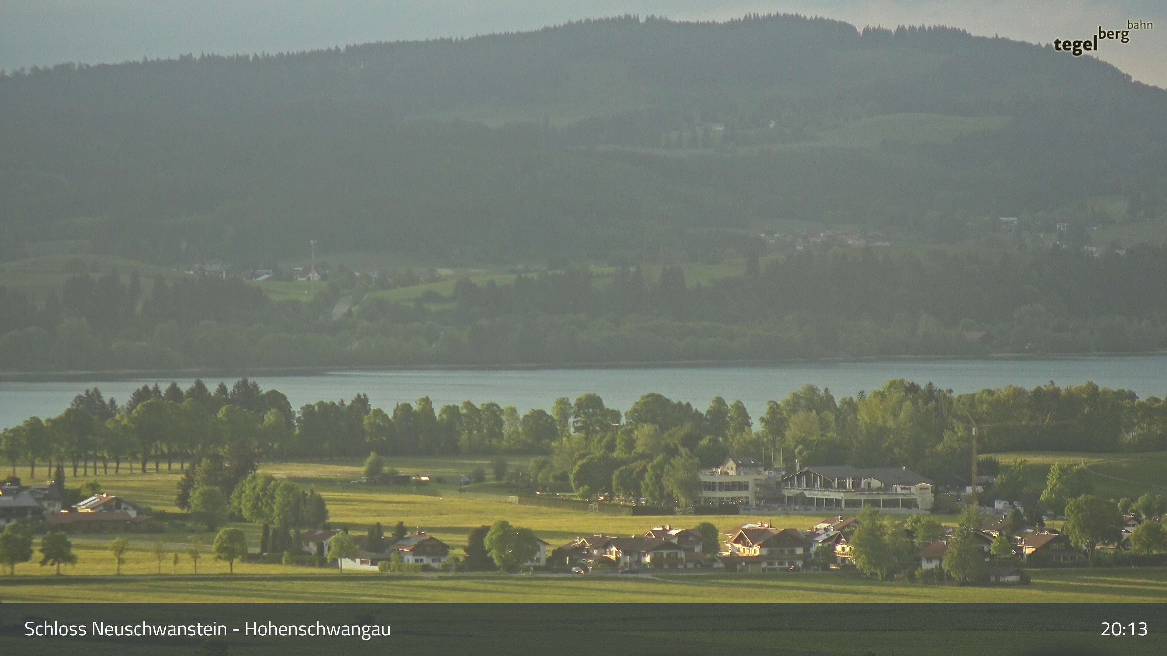Archived image Webcam Lake Forggen, south bank and village Schwangau