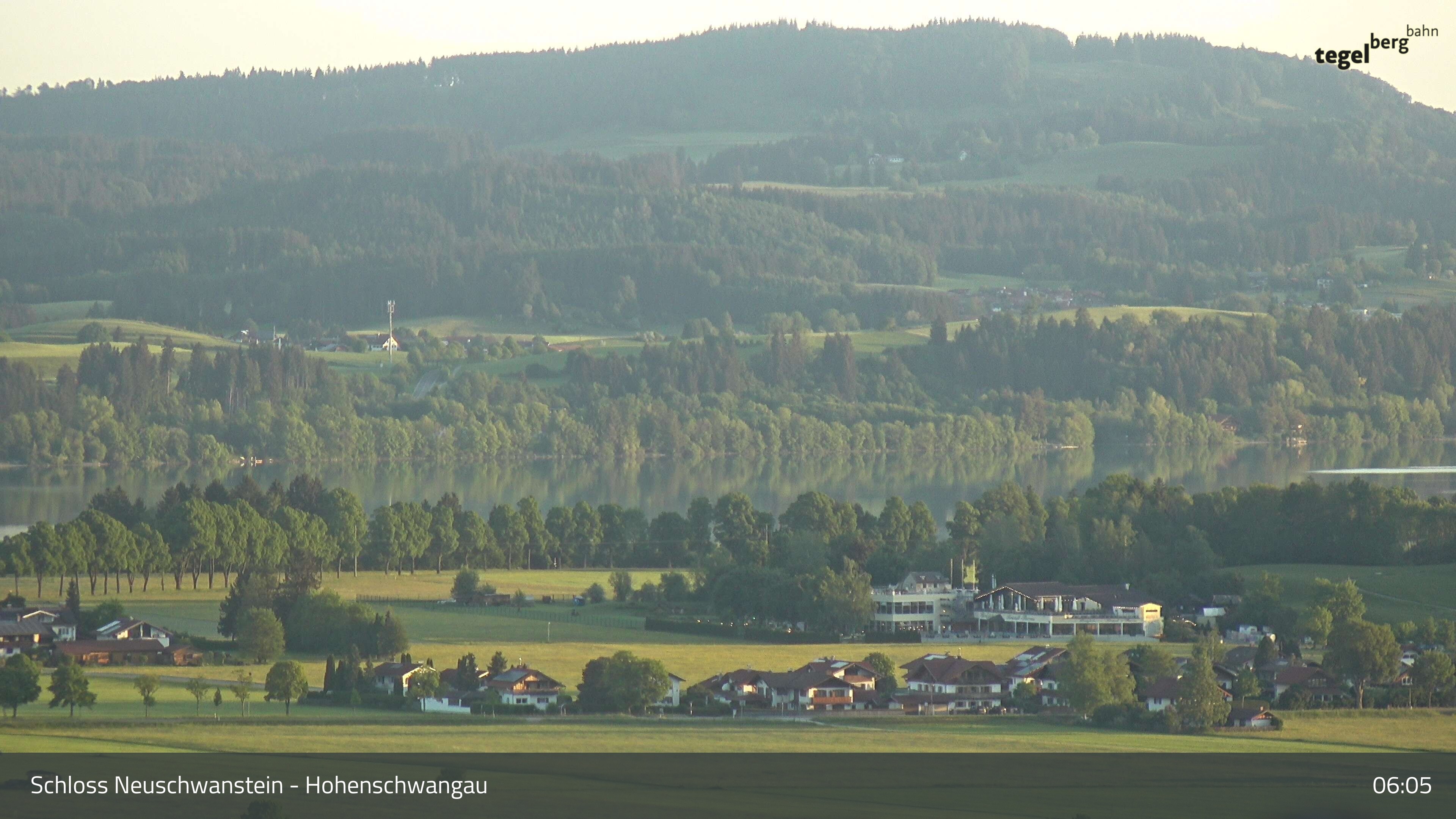 Archived image Webcam Lake Forggen, south bank and village Schwangau