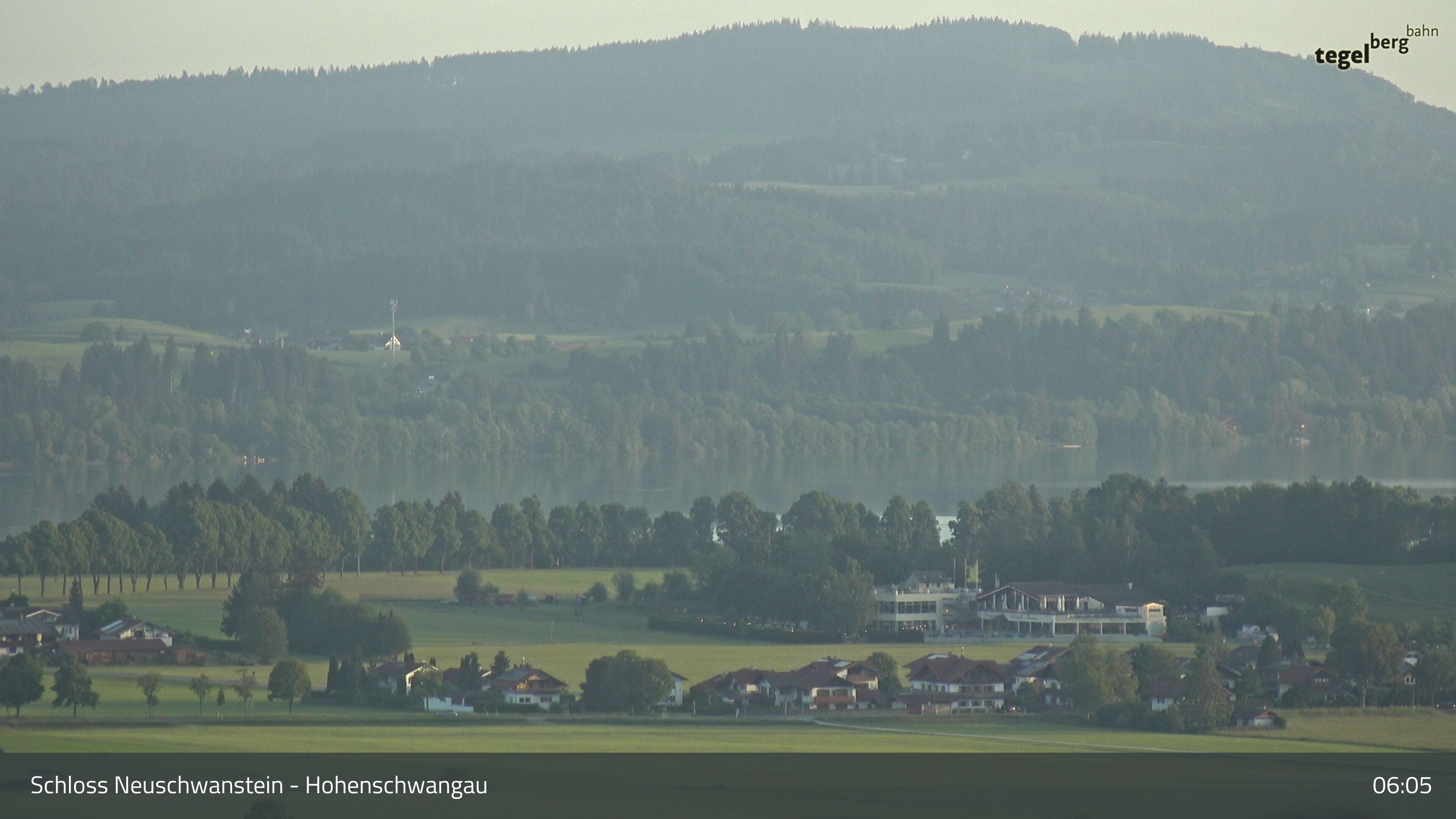 Archived image Webcam Lake Forggen, south bank and village Schwangau