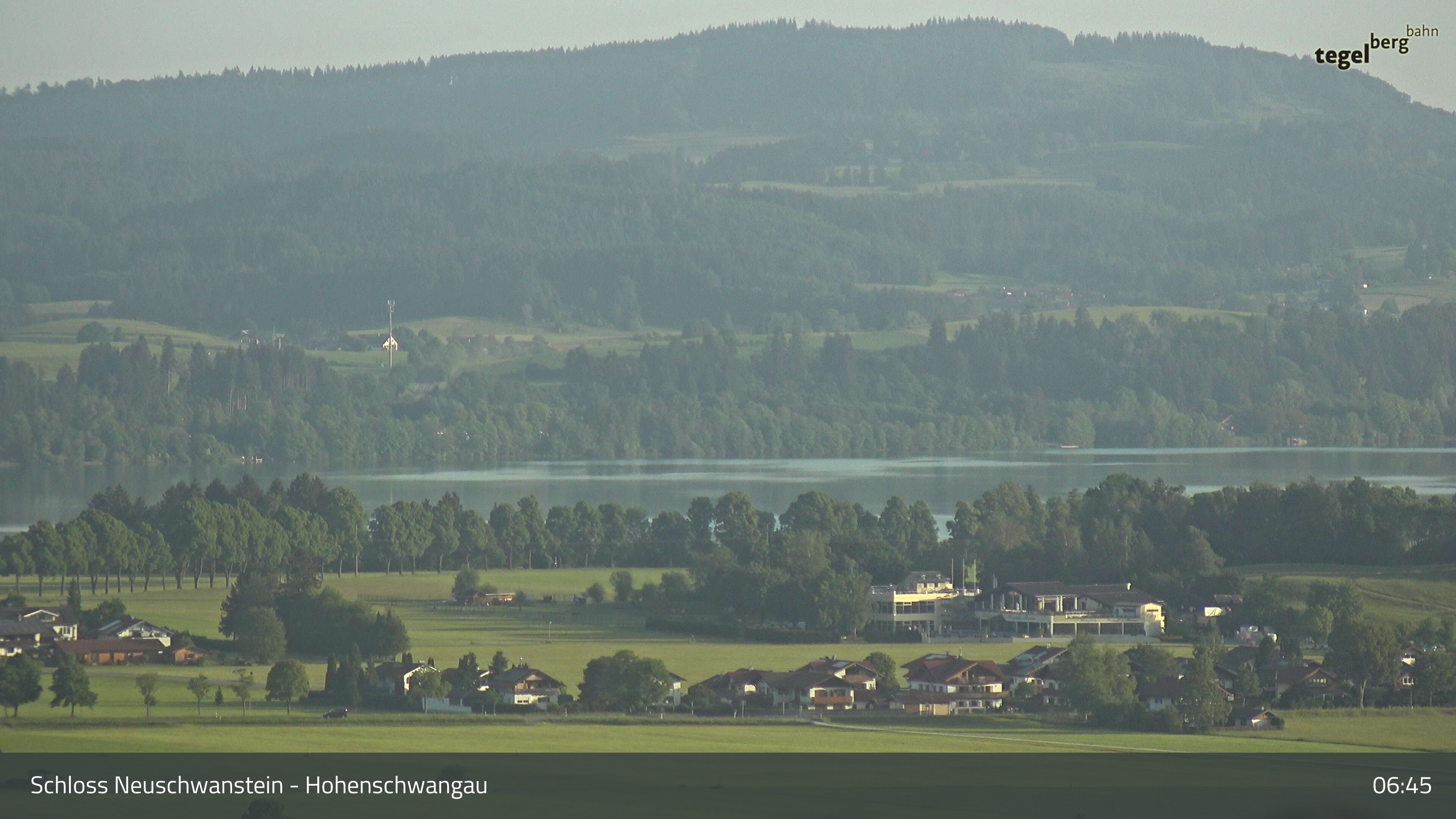 Archived image Webcam Lake Forggen, south bank and village Schwangau