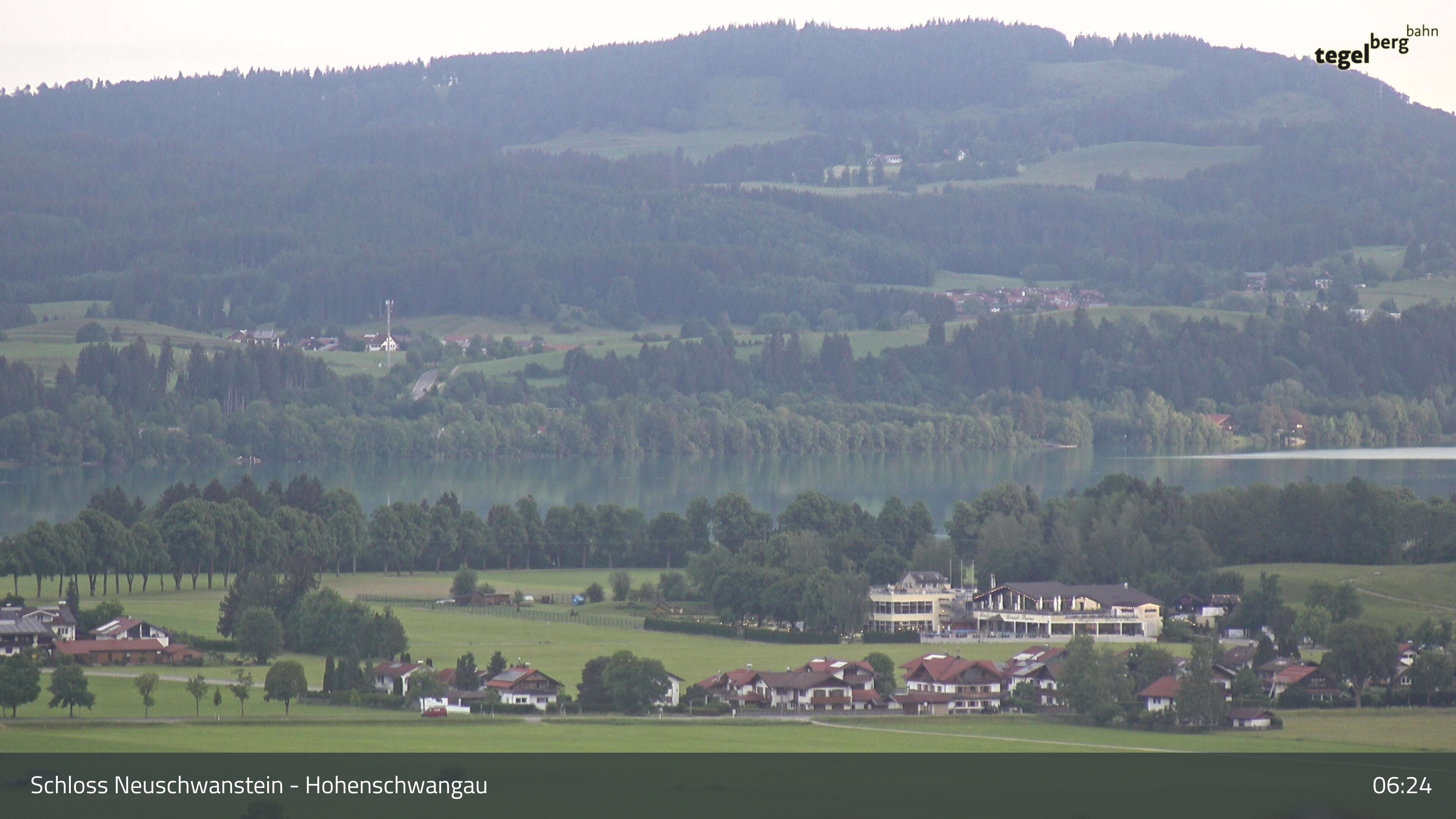 Archived image Webcam Lake Forggen, south bank and village Schwangau