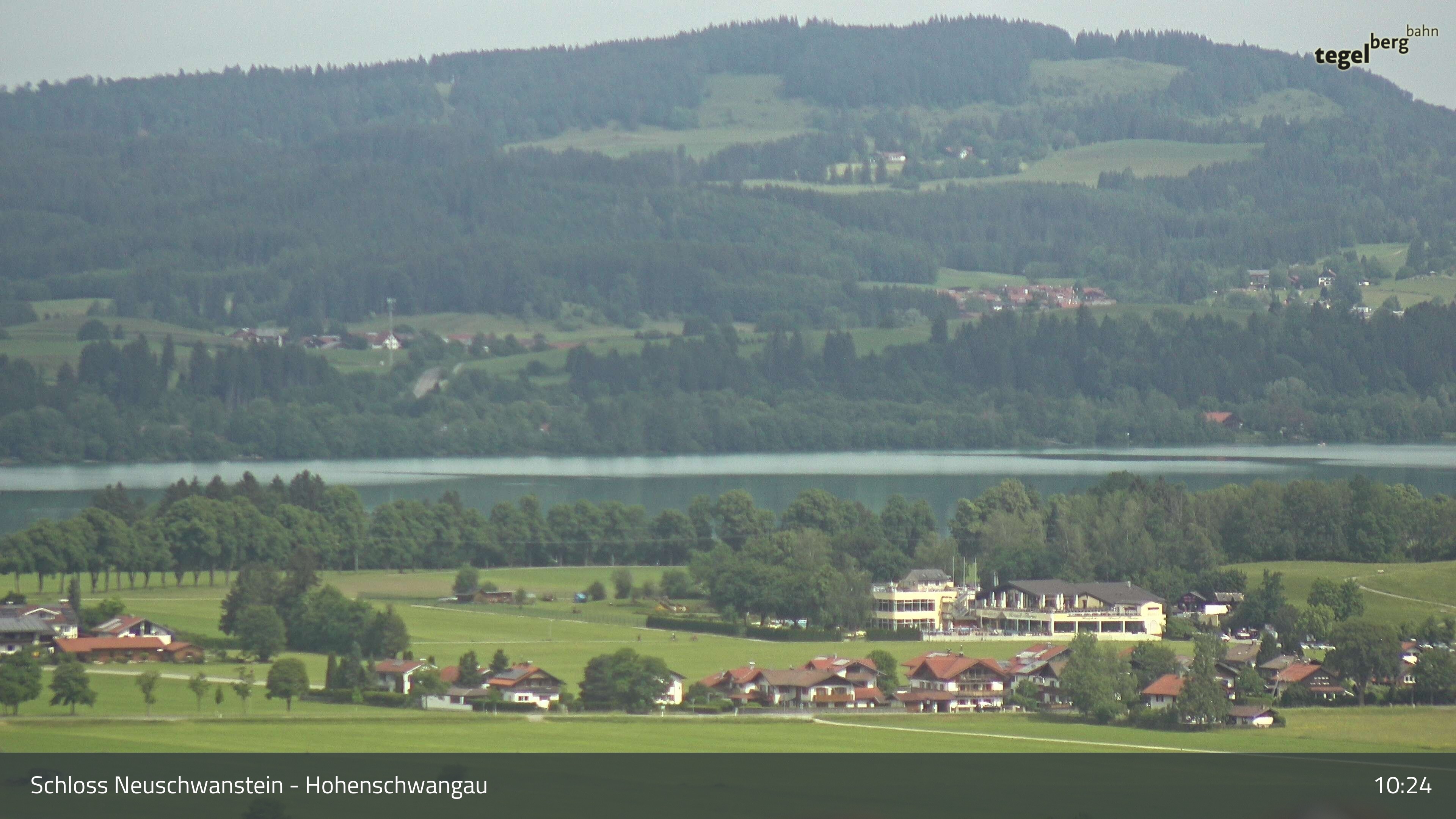 Archived image Webcam Lake Forggen, south bank and village Schwangau