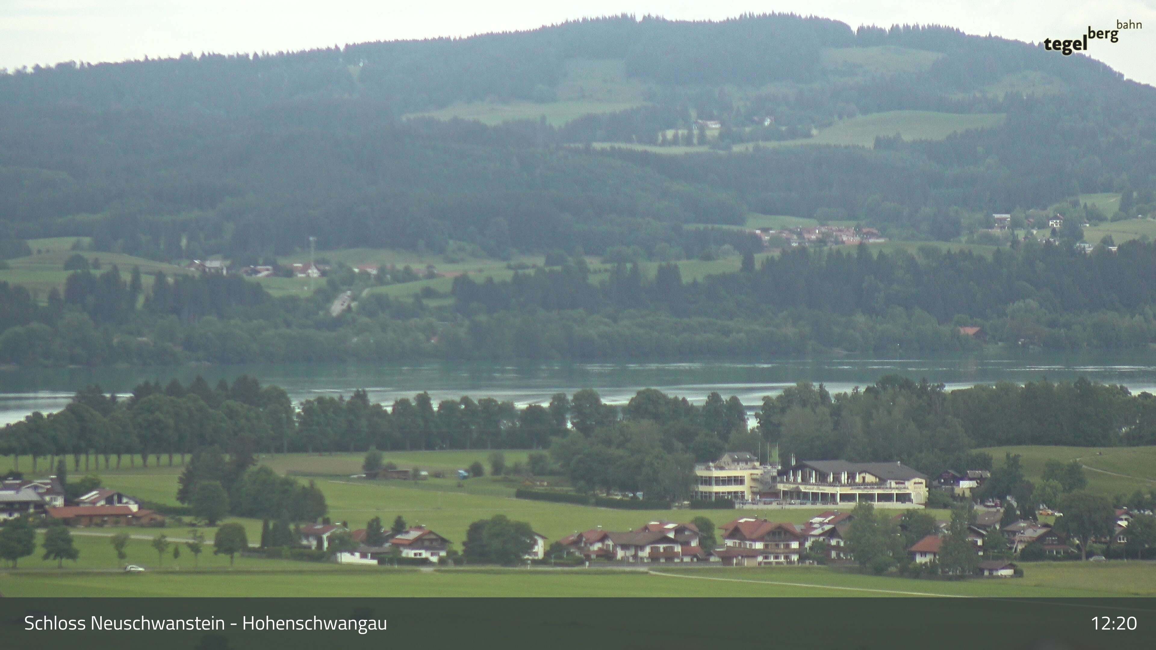 Archived image Webcam Lake Forggen, south bank and village Schwangau