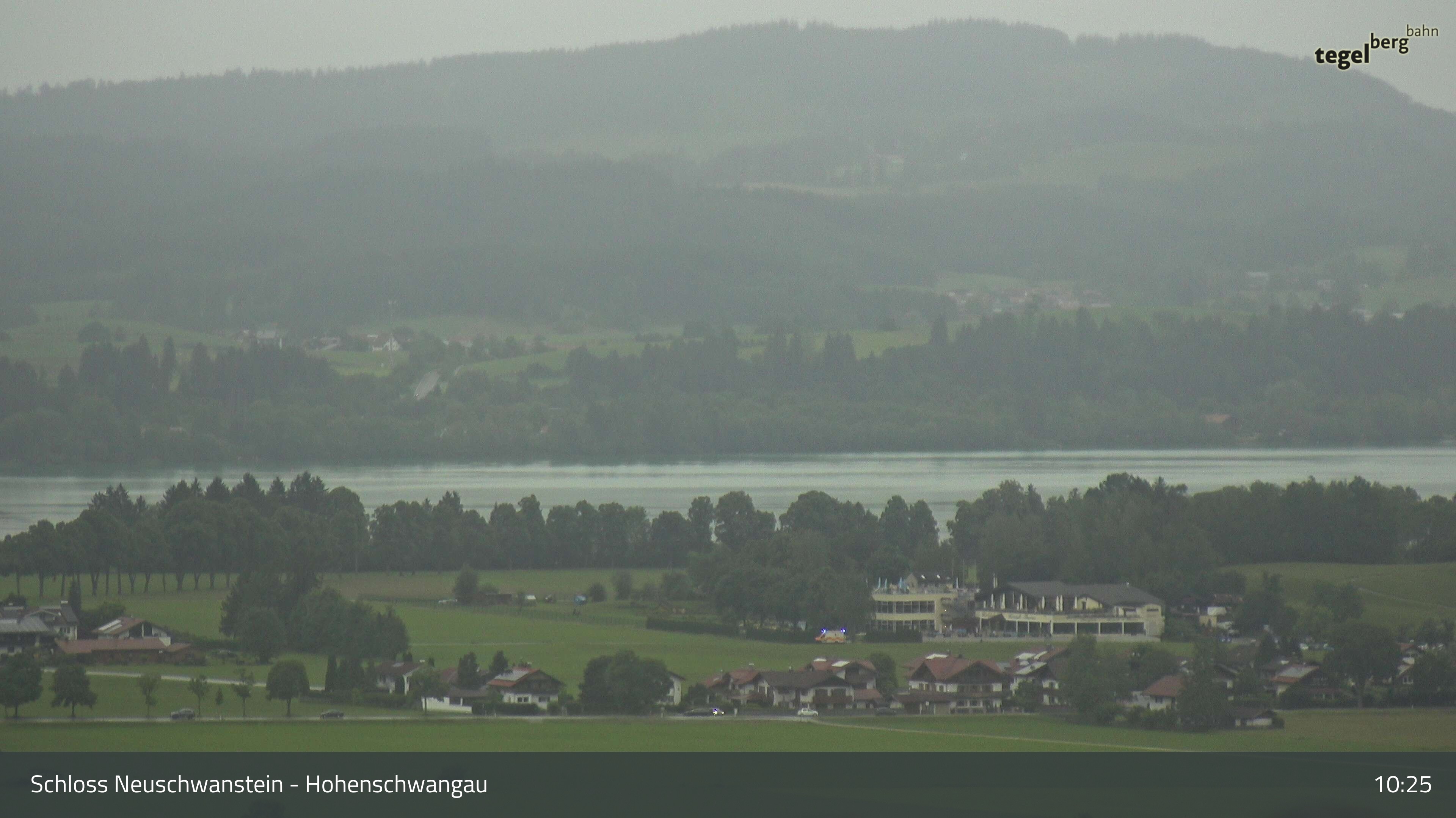 Archived image Webcam Lake Forggen, south bank and village Schwangau