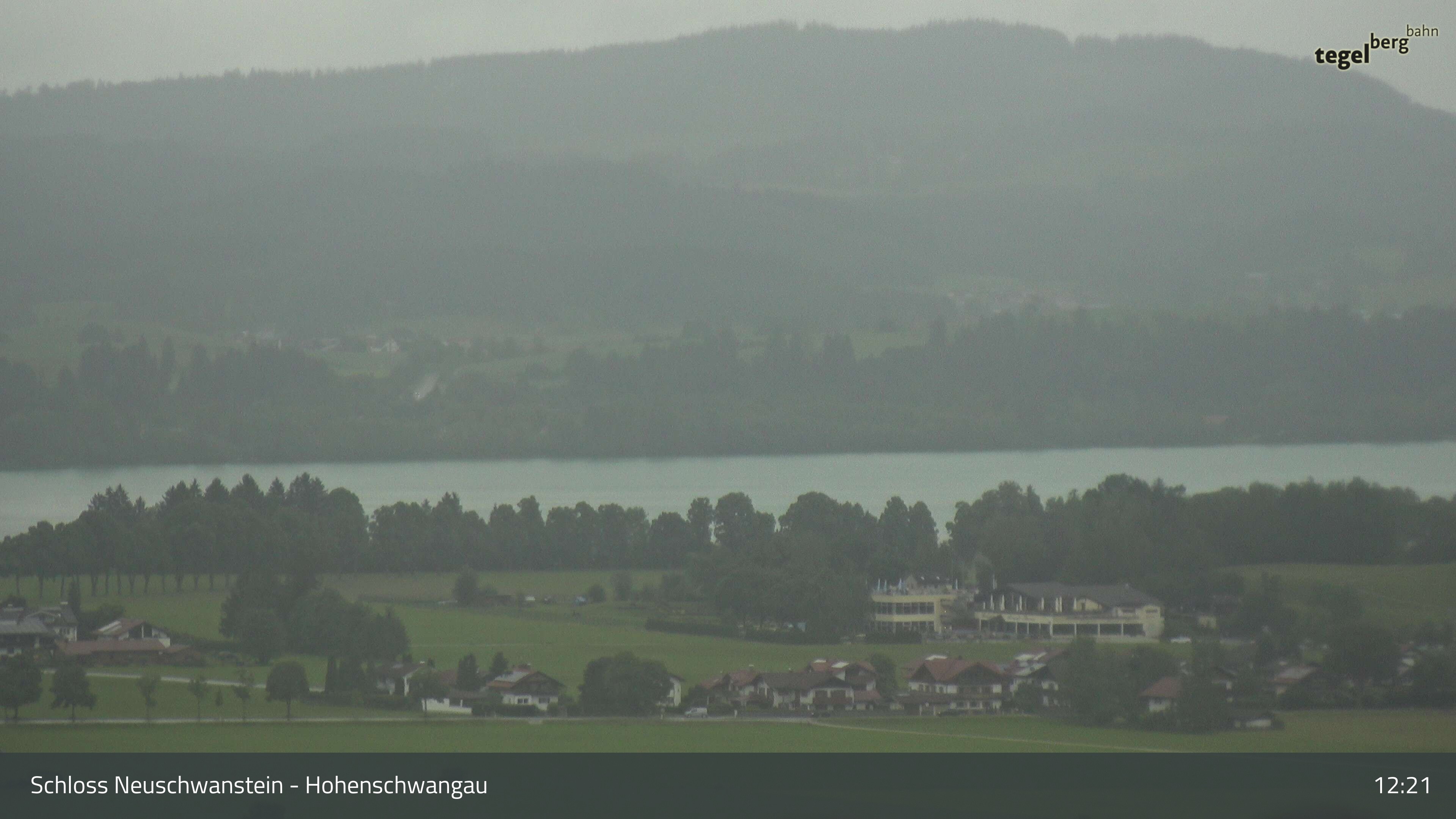 Archived image Webcam Lake Forggen, south bank and village Schwangau