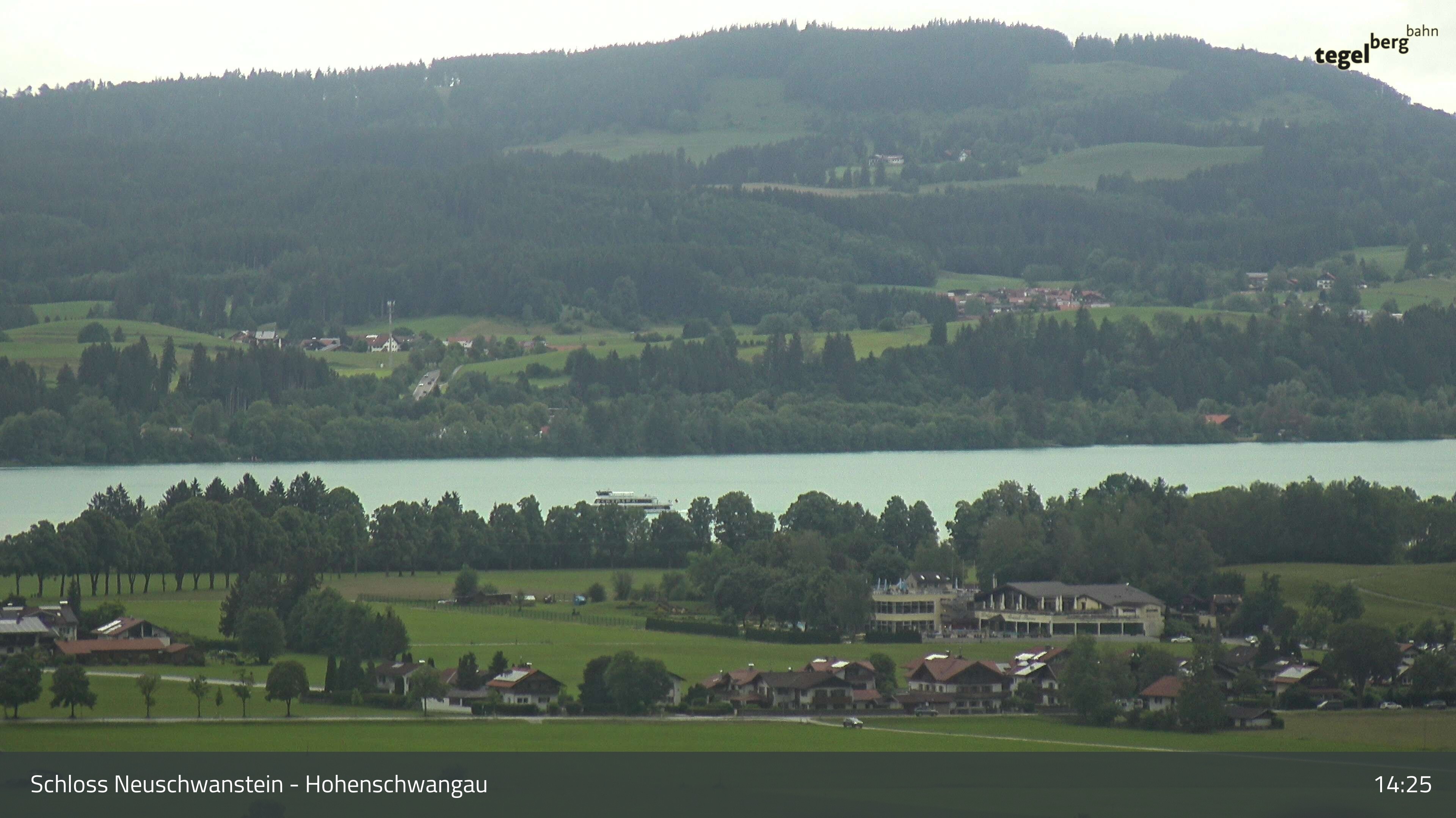 Archived image Webcam Lake Forggen, south bank and village Schwangau