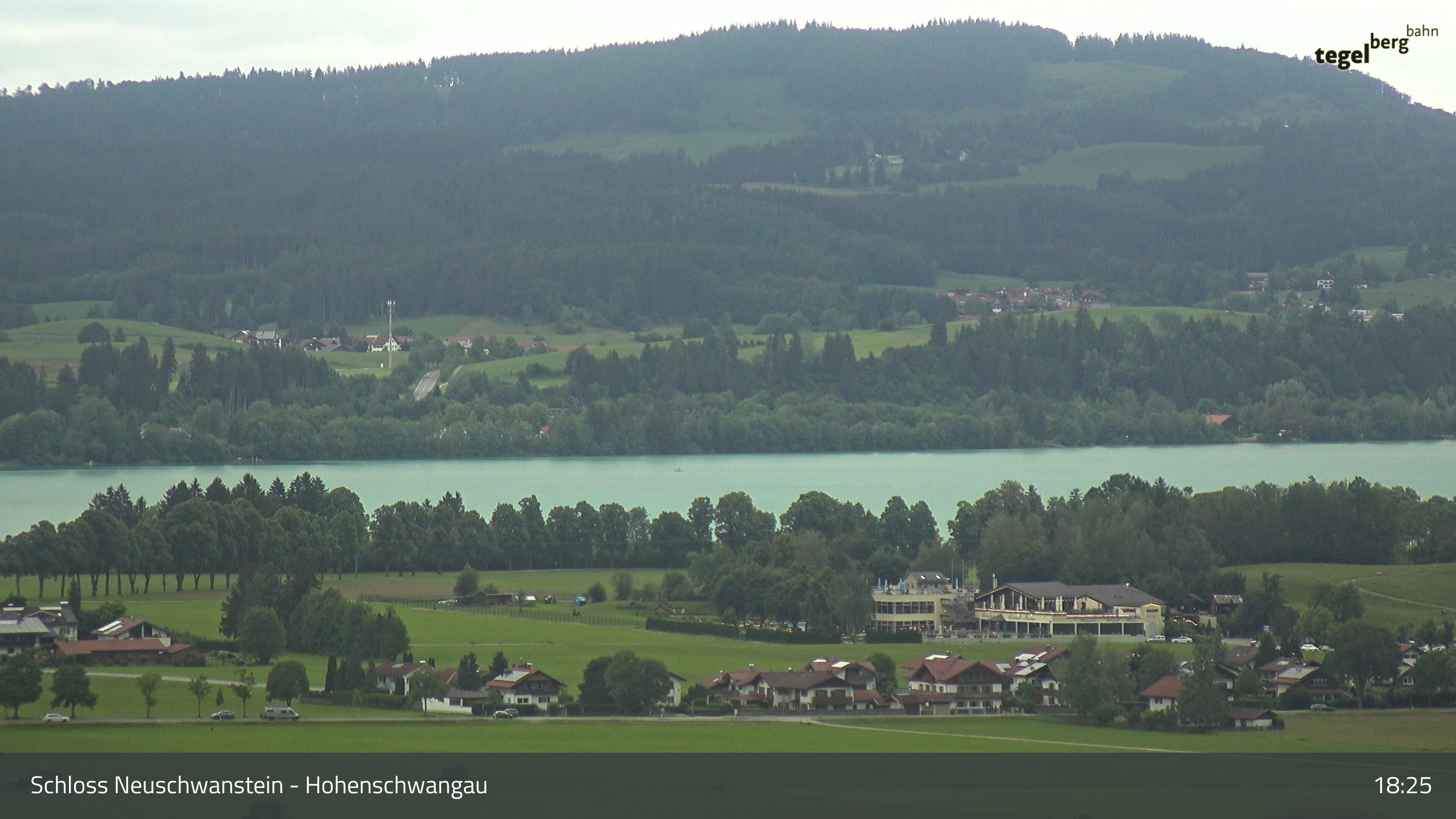 Archived image Webcam Lake Forggen, south bank and village Schwangau