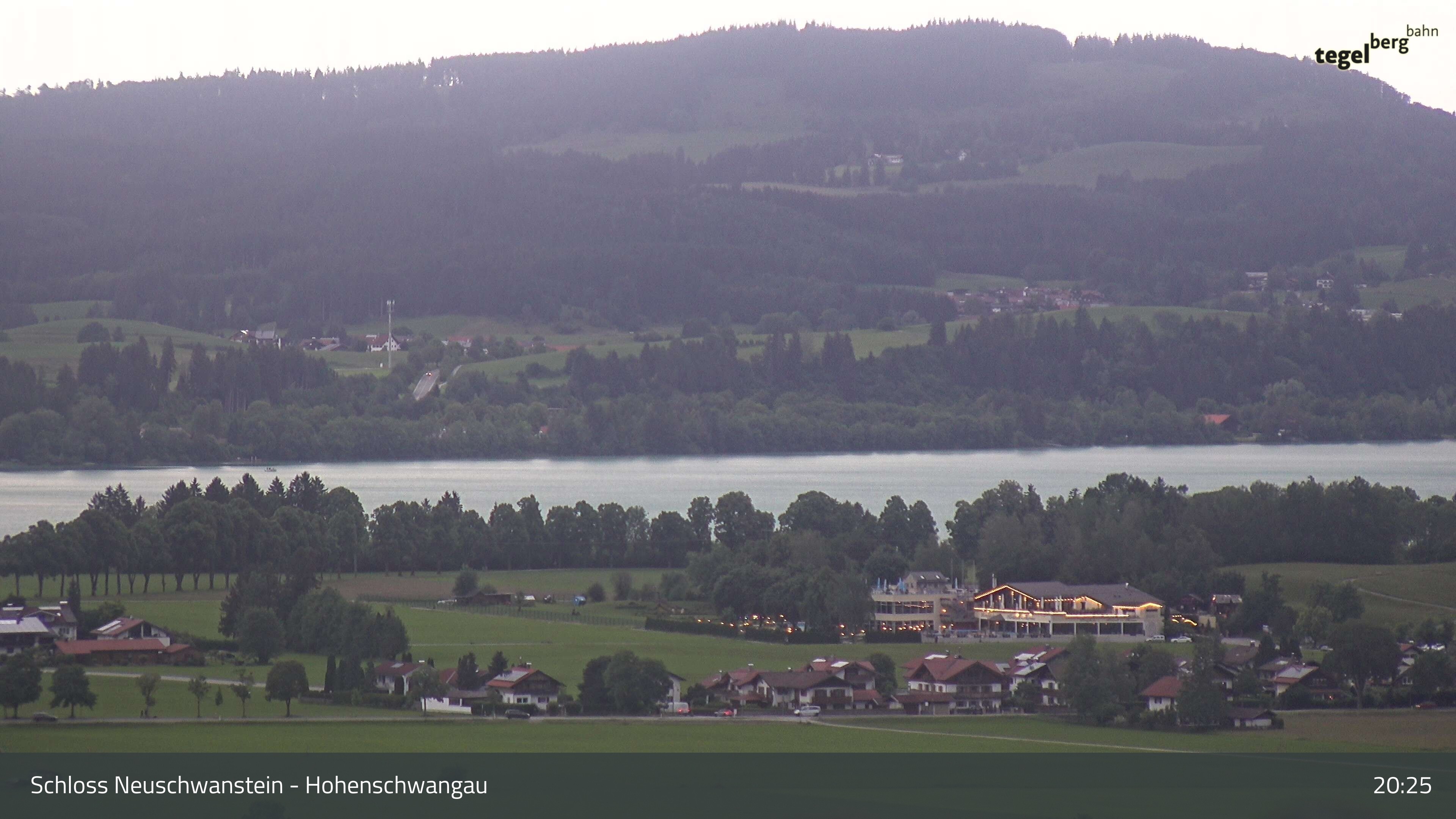 Archived image Webcam Lake Forggen, south bank and village Schwangau