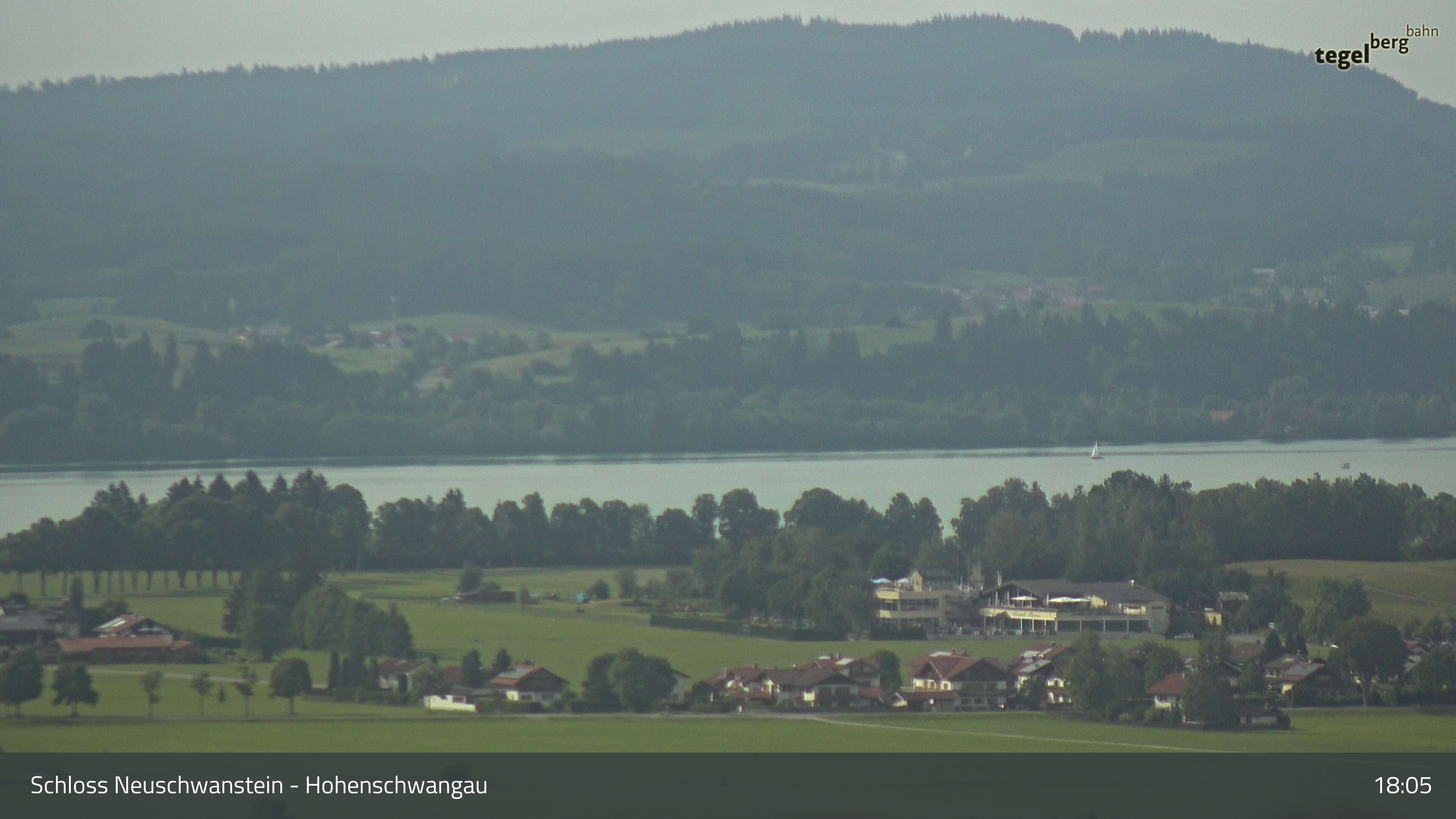 Archived image Webcam Lake Forggen, south bank and village Schwangau