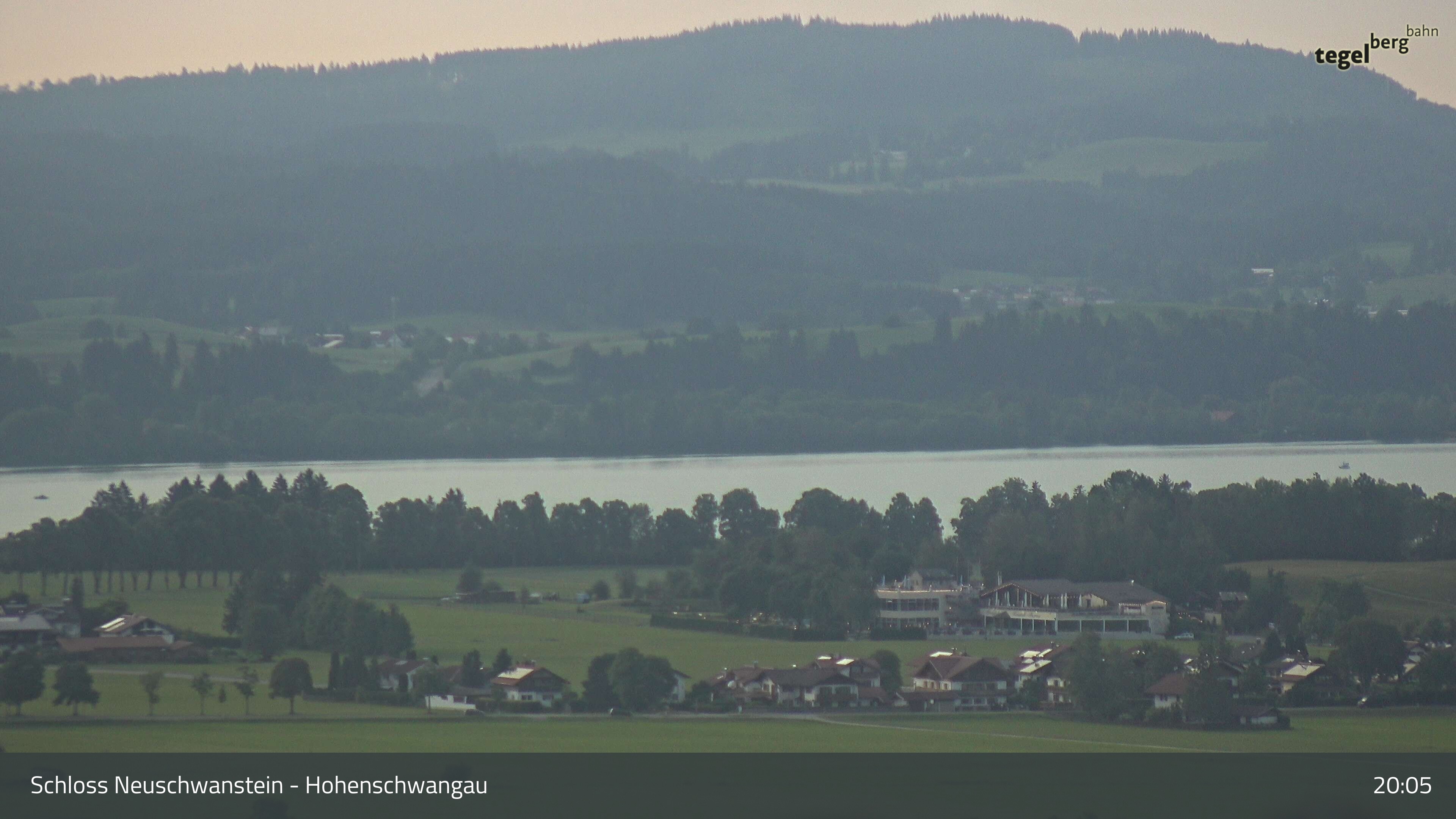 Archived image Webcam Lake Forggen, south bank and village Schwangau