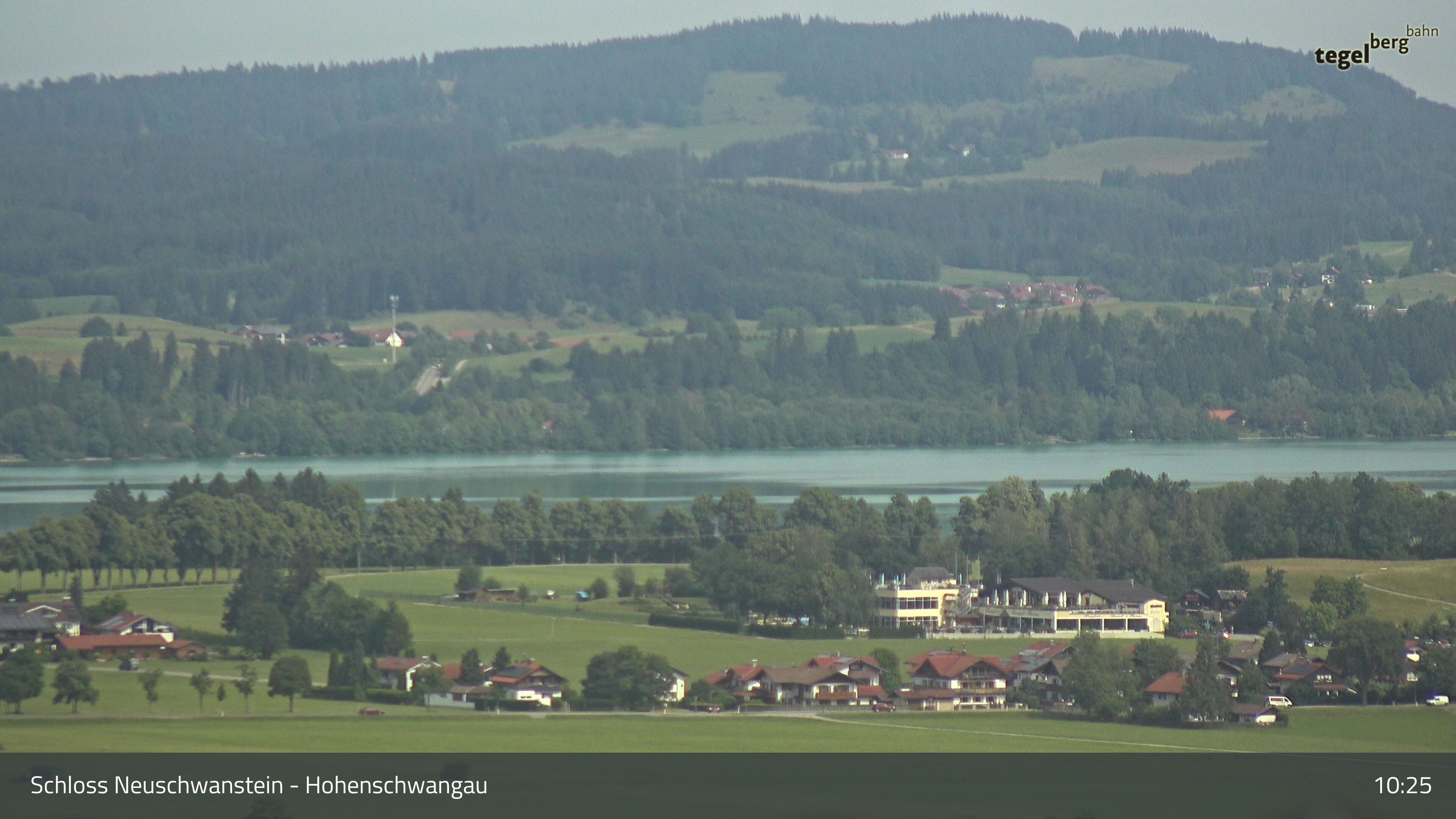 Archived image Webcam Lake Forggen, south bank and village Schwangau