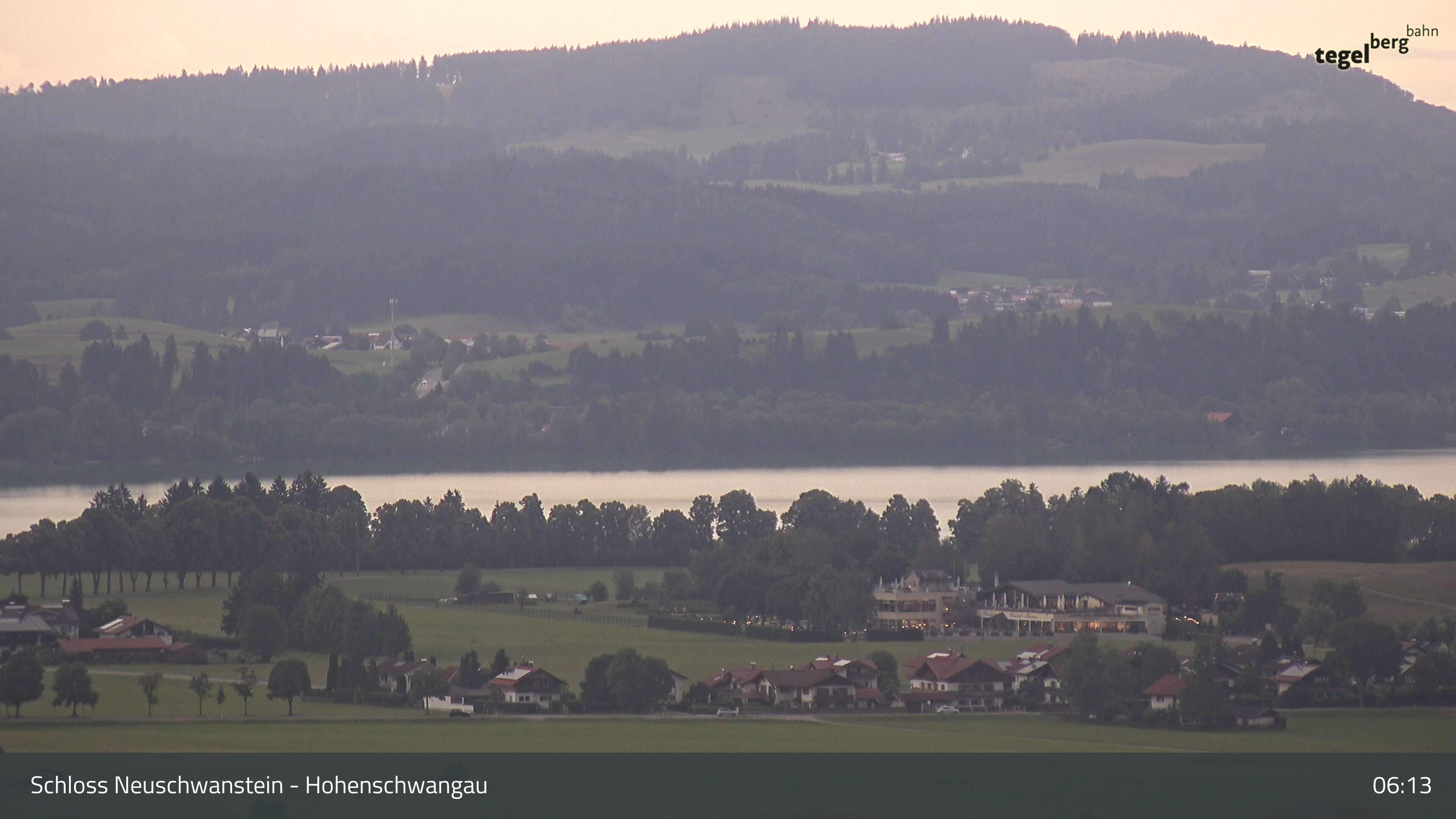 Archived image Webcam Lake Forggen, south bank and village Schwangau