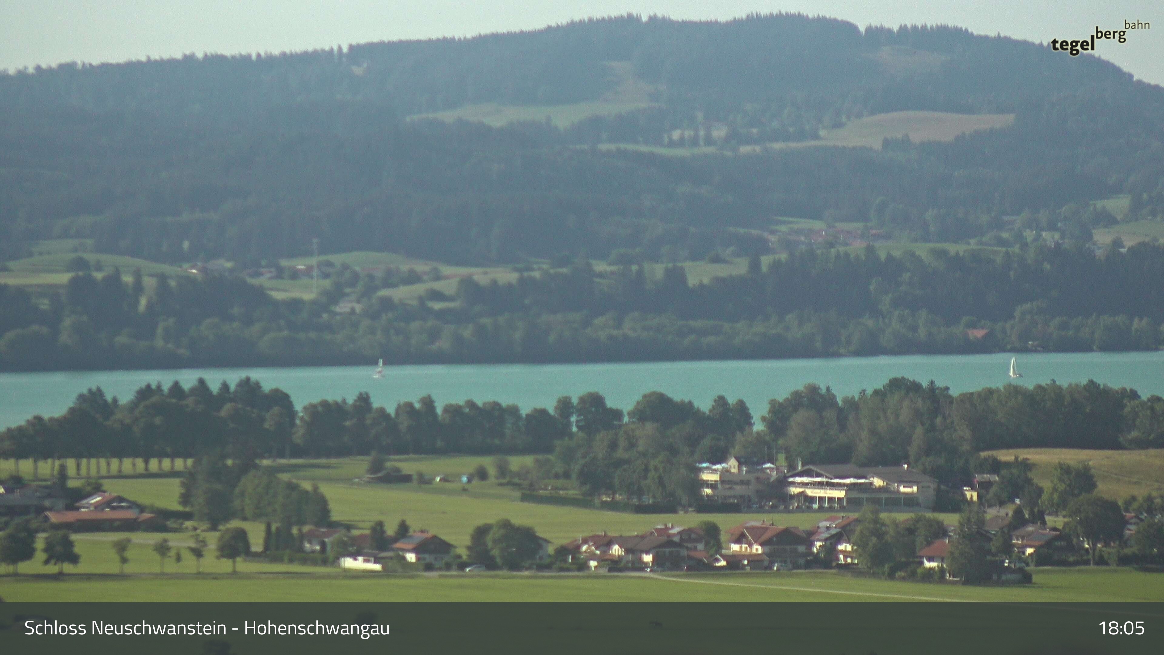 Archived image Webcam Lake Forggen, south bank and village Schwangau