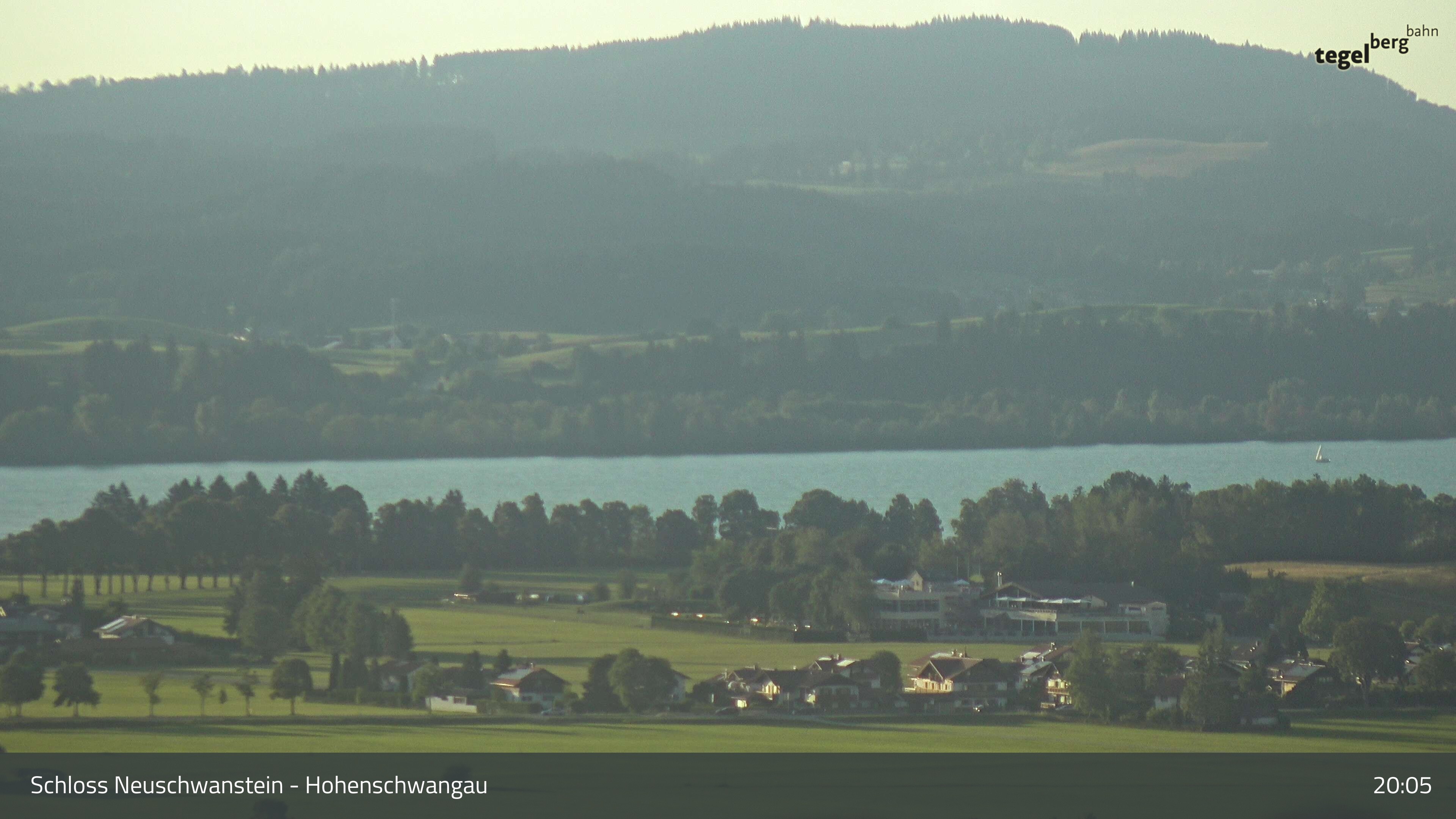 Archived image Webcam Lake Forggen, south bank and village Schwangau