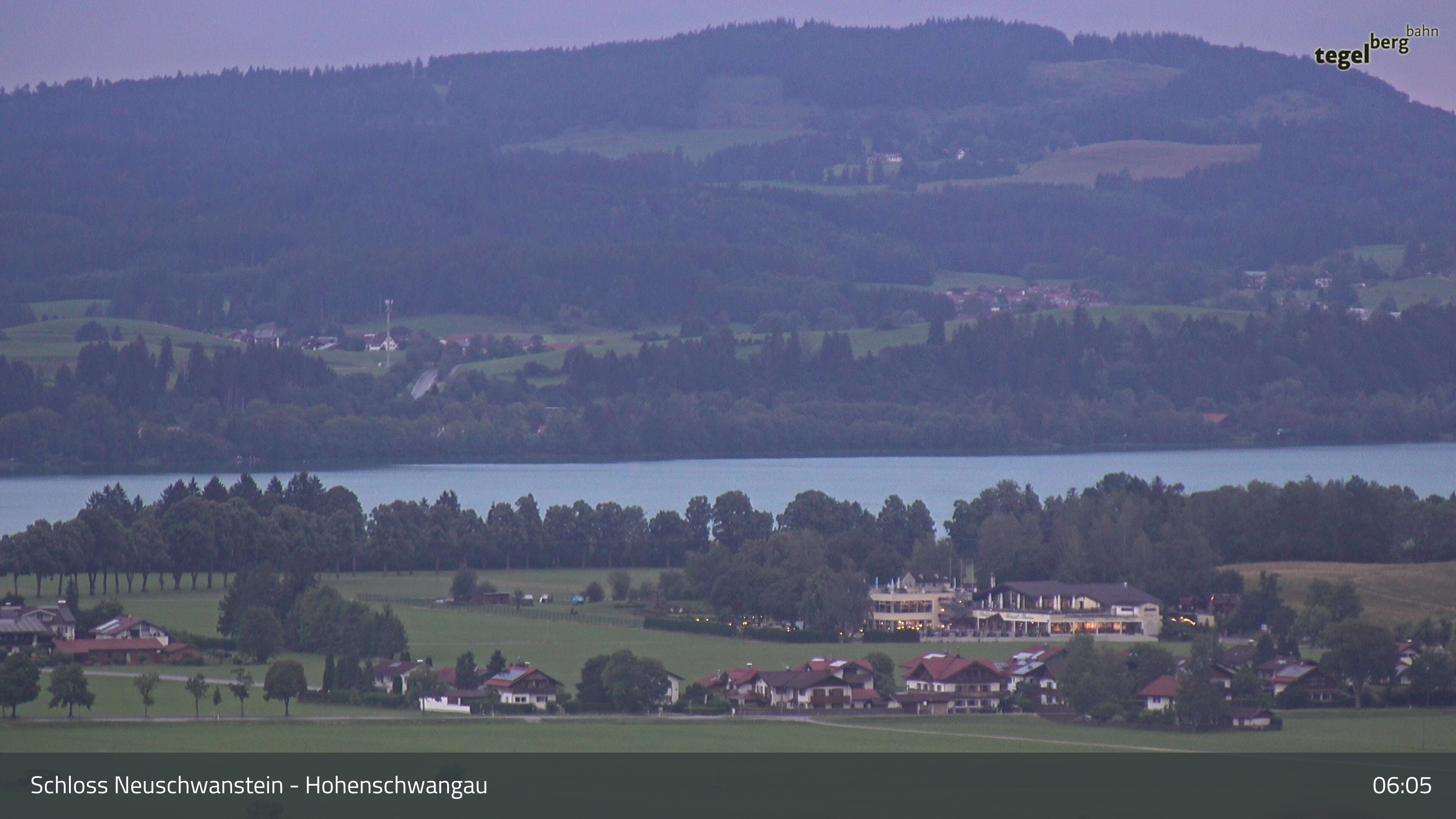 Archived image Webcam Lake Forggen, south bank and village Schwangau