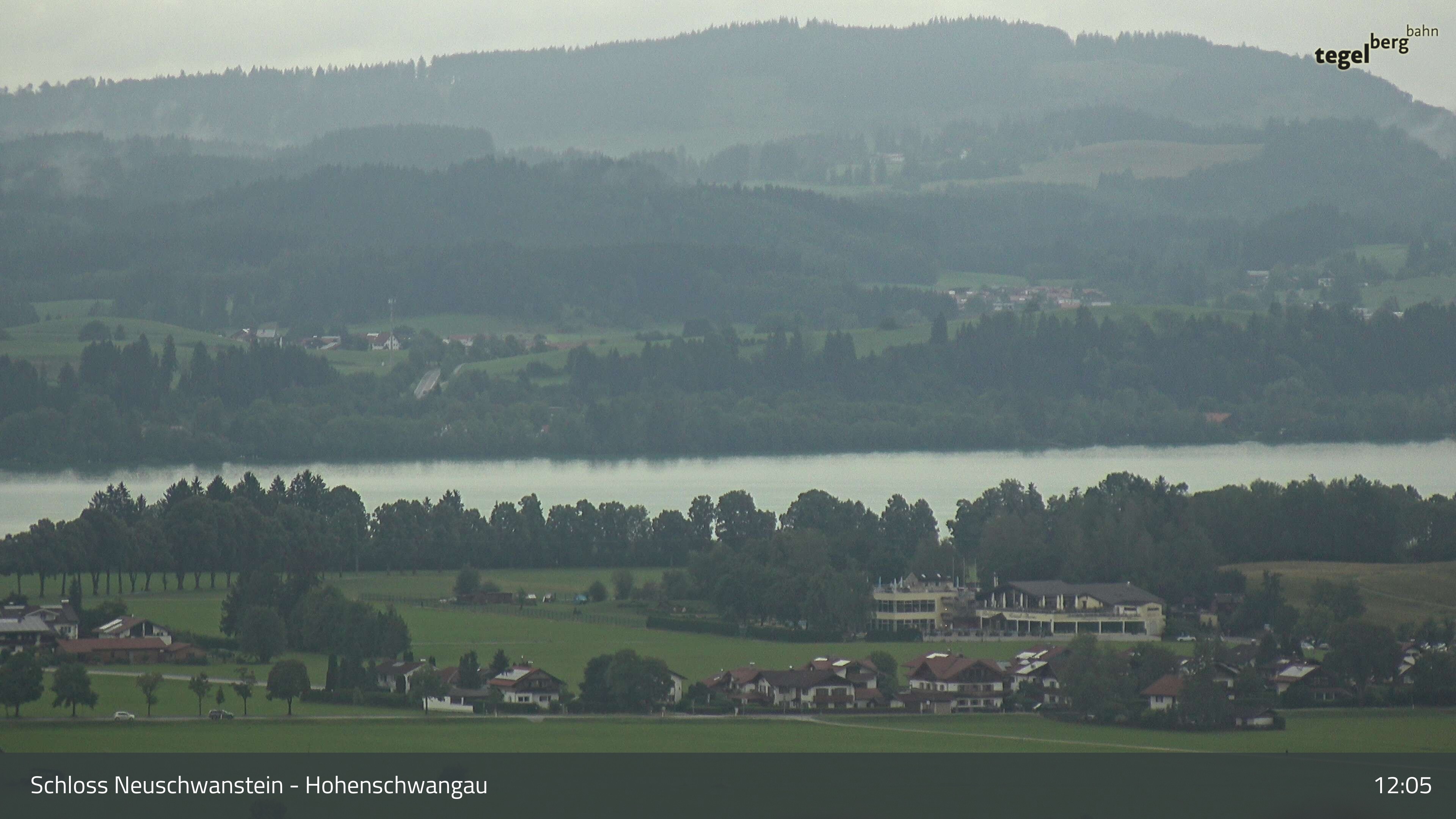 Archived image Webcam Lake Forggen, south bank and village Schwangau