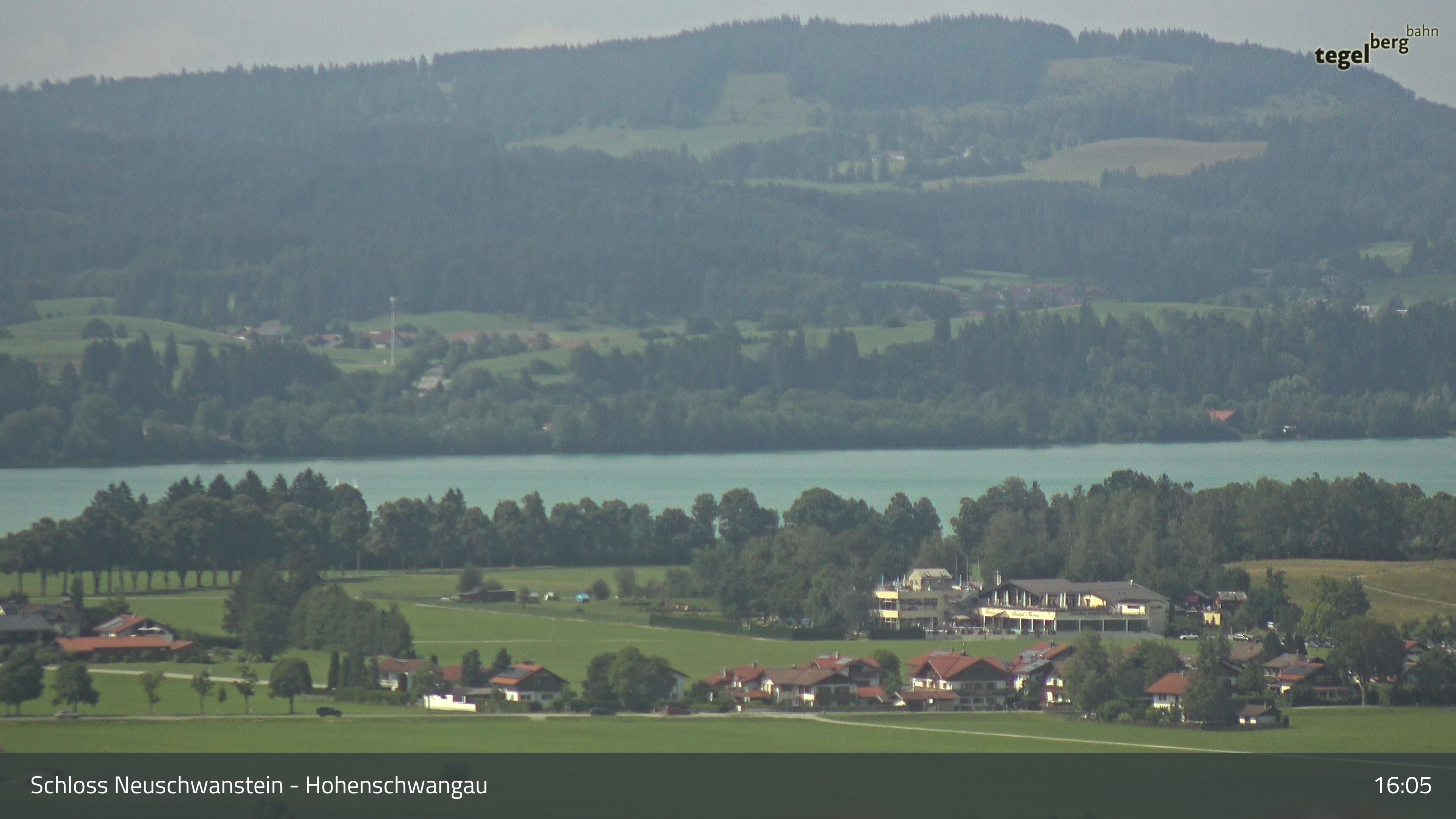 Archived image Webcam Lake Forggen, south bank and village Schwangau