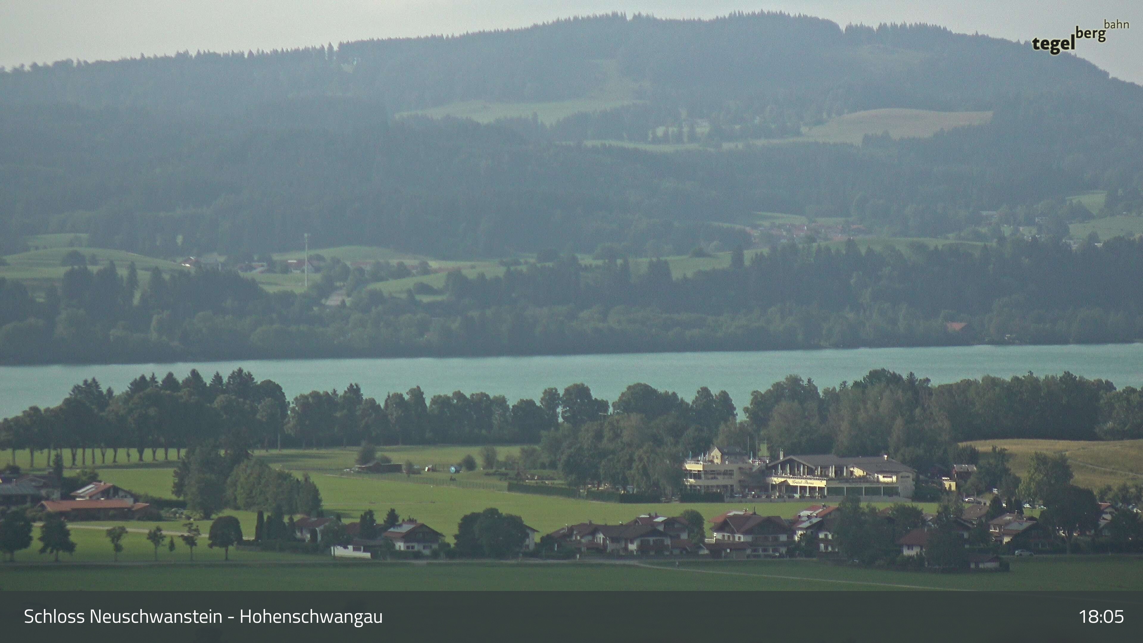 Archived image Webcam Lake Forggen, south bank and village Schwangau