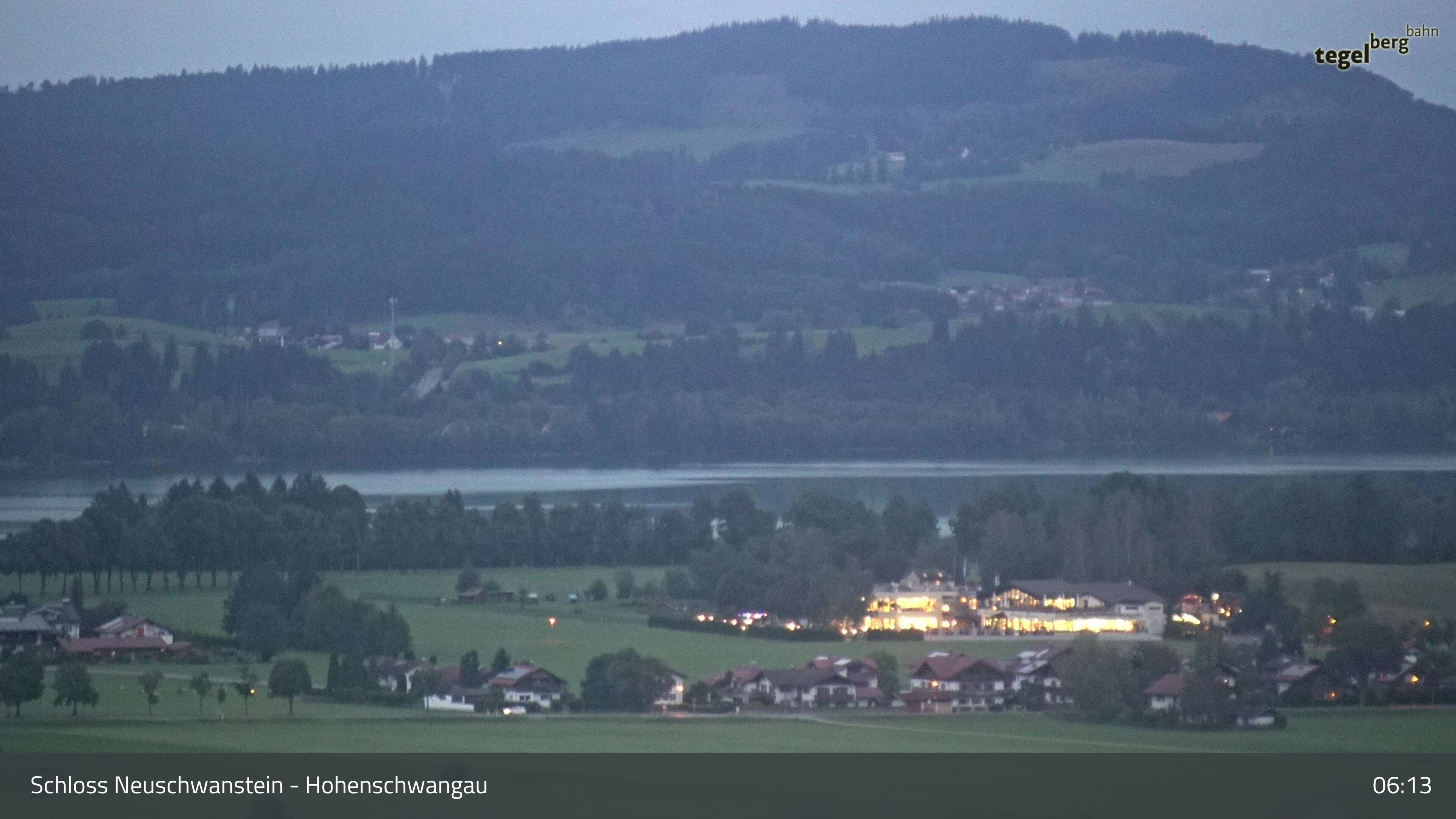 Archived image Webcam Lake Forggen, south bank and village Schwangau