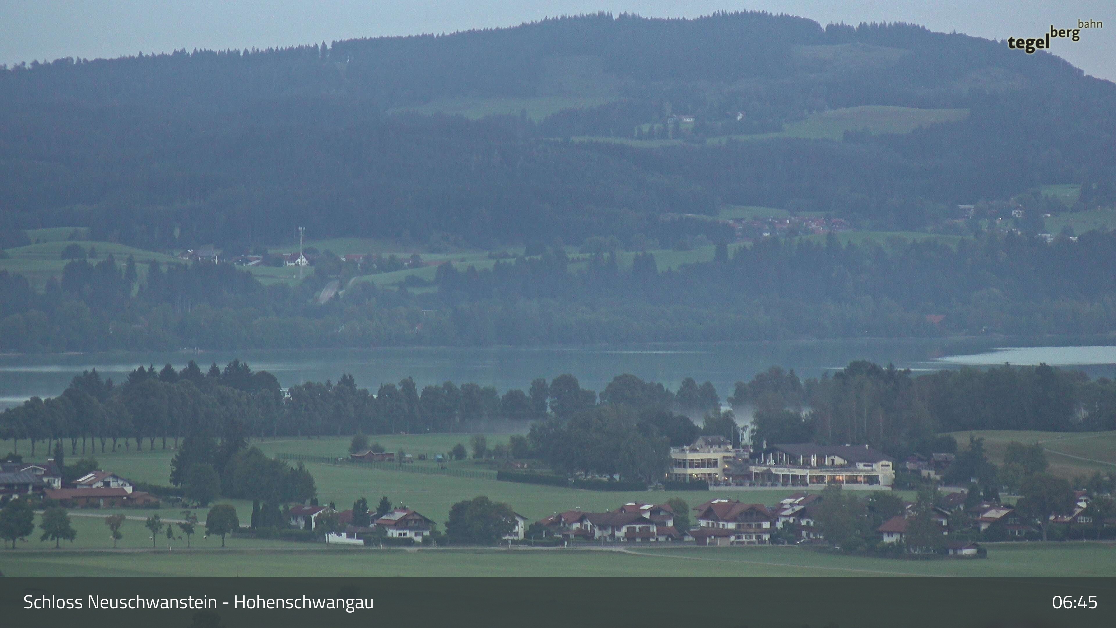 Archived image Webcam Lake Forggen, south bank and village Schwangau