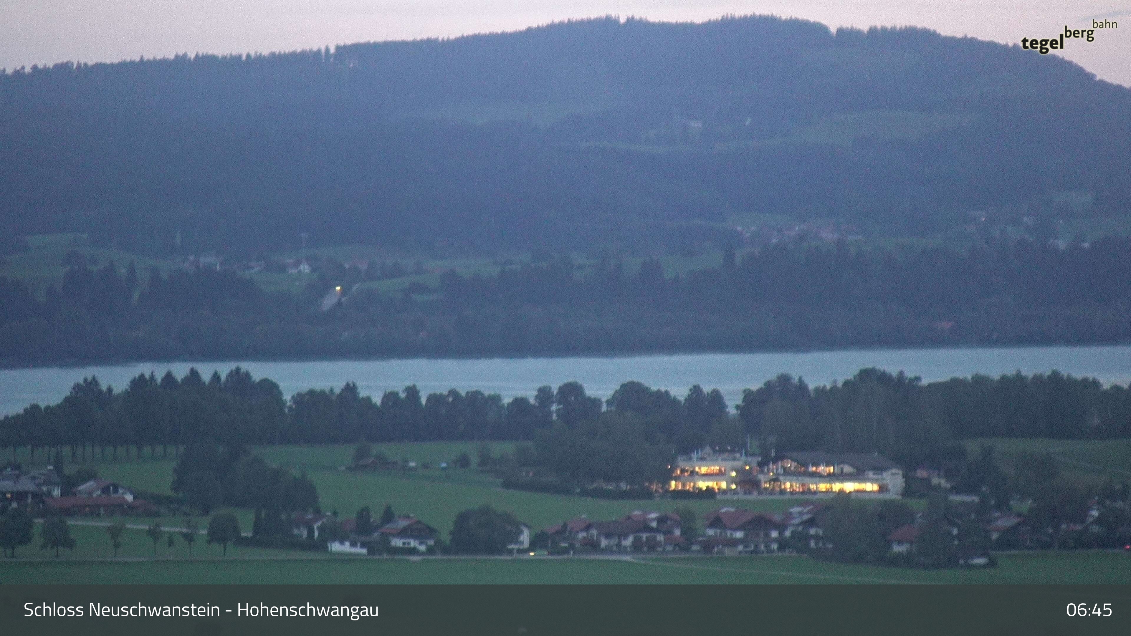 Archived image Webcam Lake Forggen, south bank and village Schwangau