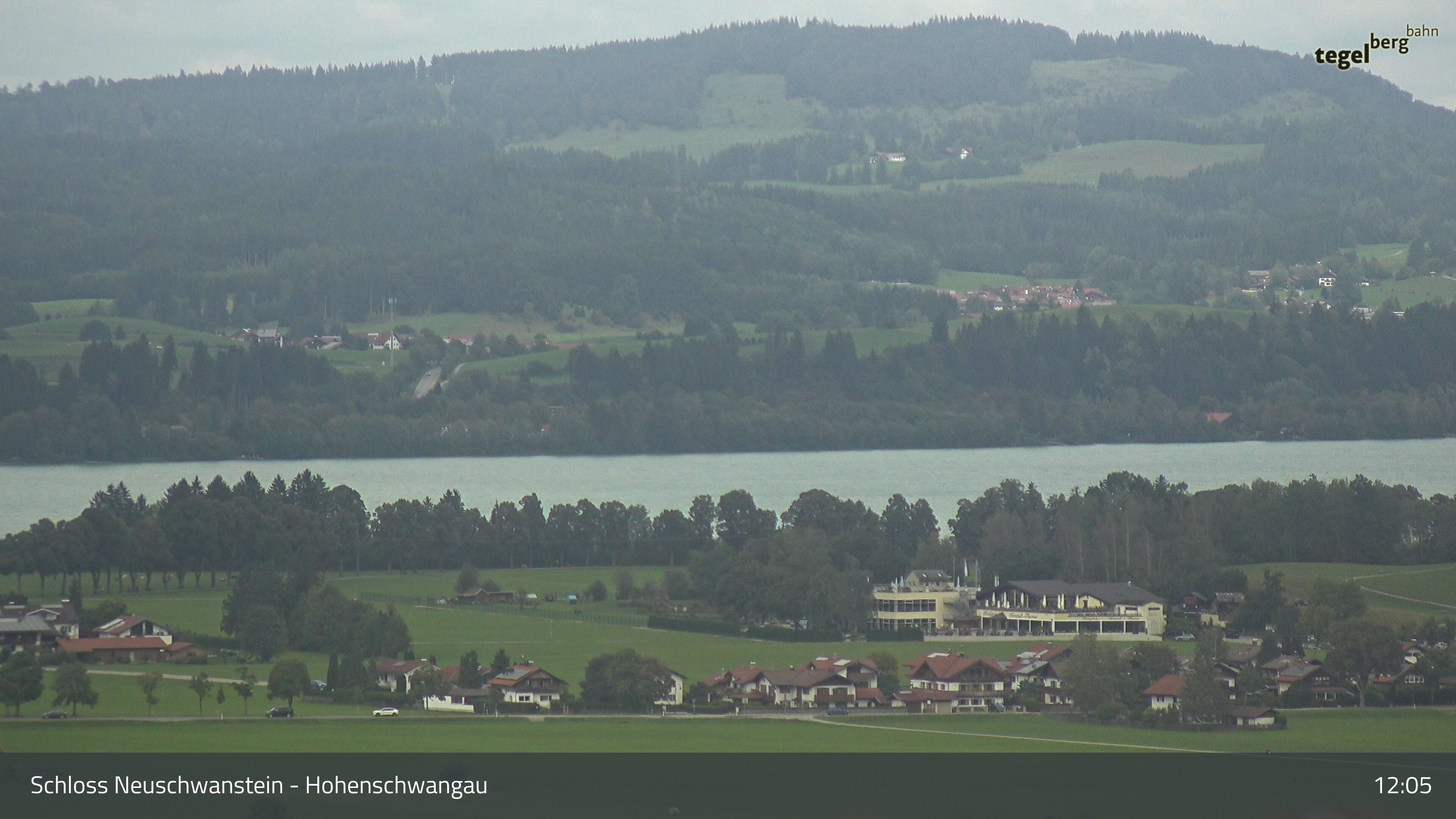 Archived image Webcam Lake Forggen, south bank and village Schwangau