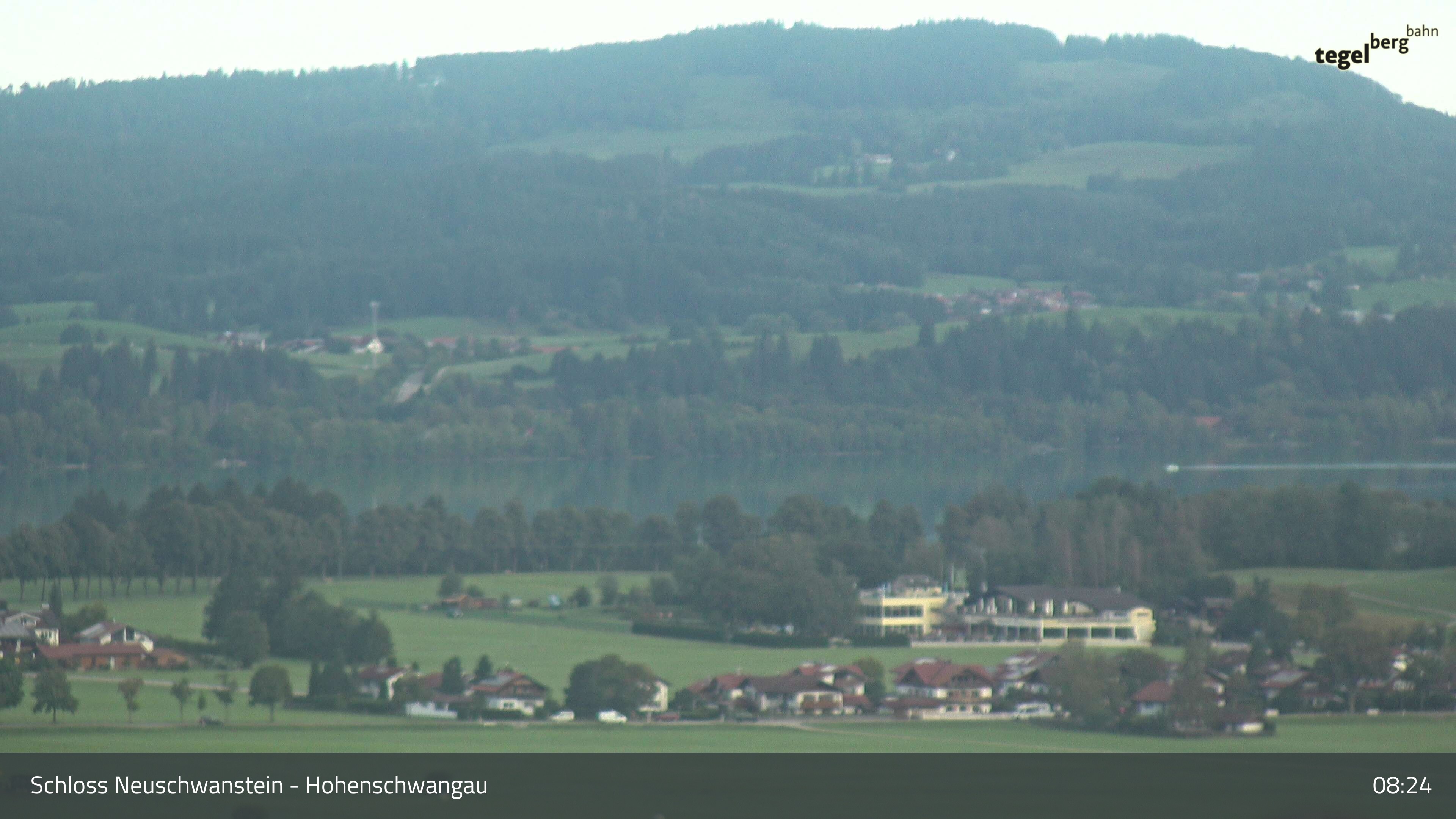 Archived image Webcam Lake Forggen, south bank and village Schwangau