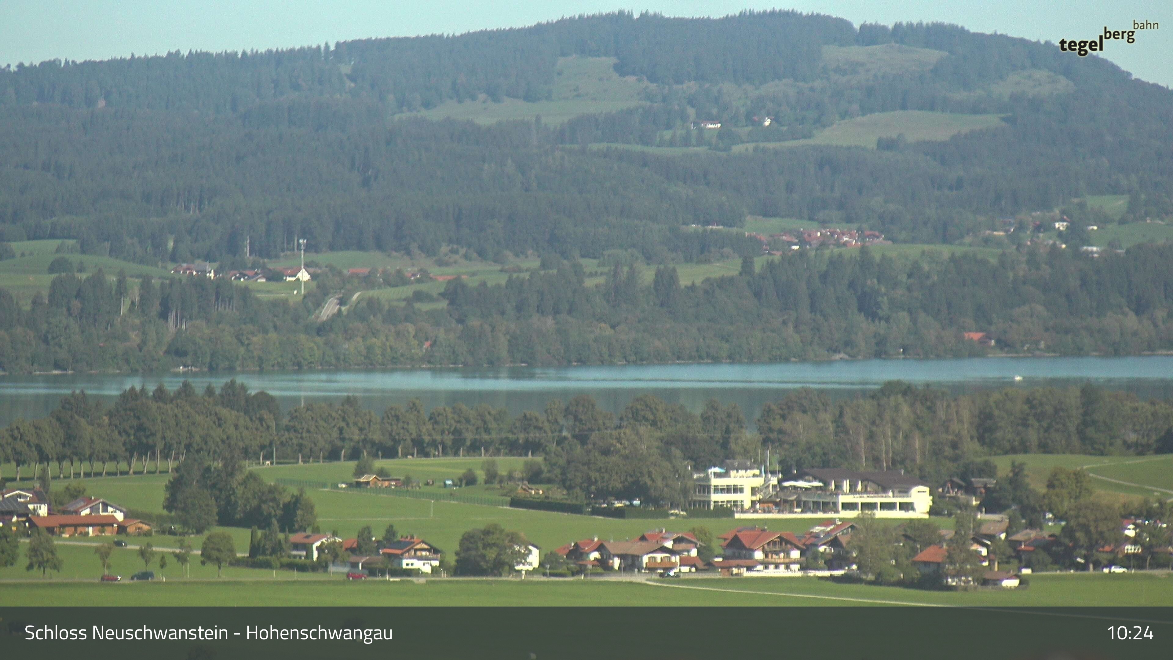 Archived image Webcam Lake Forggen, south bank and village Schwangau