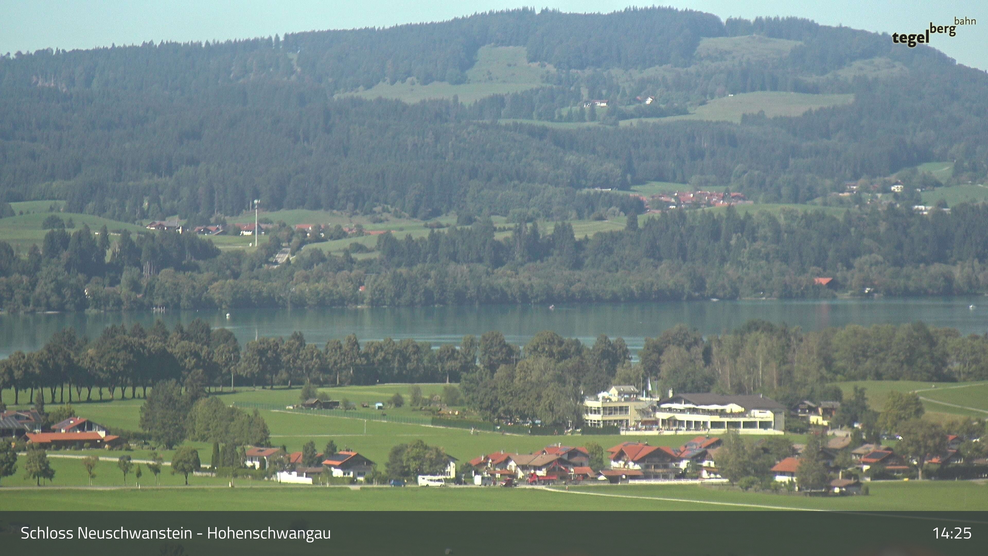 Archived image Webcam Lake Forggen, south bank and village Schwangau