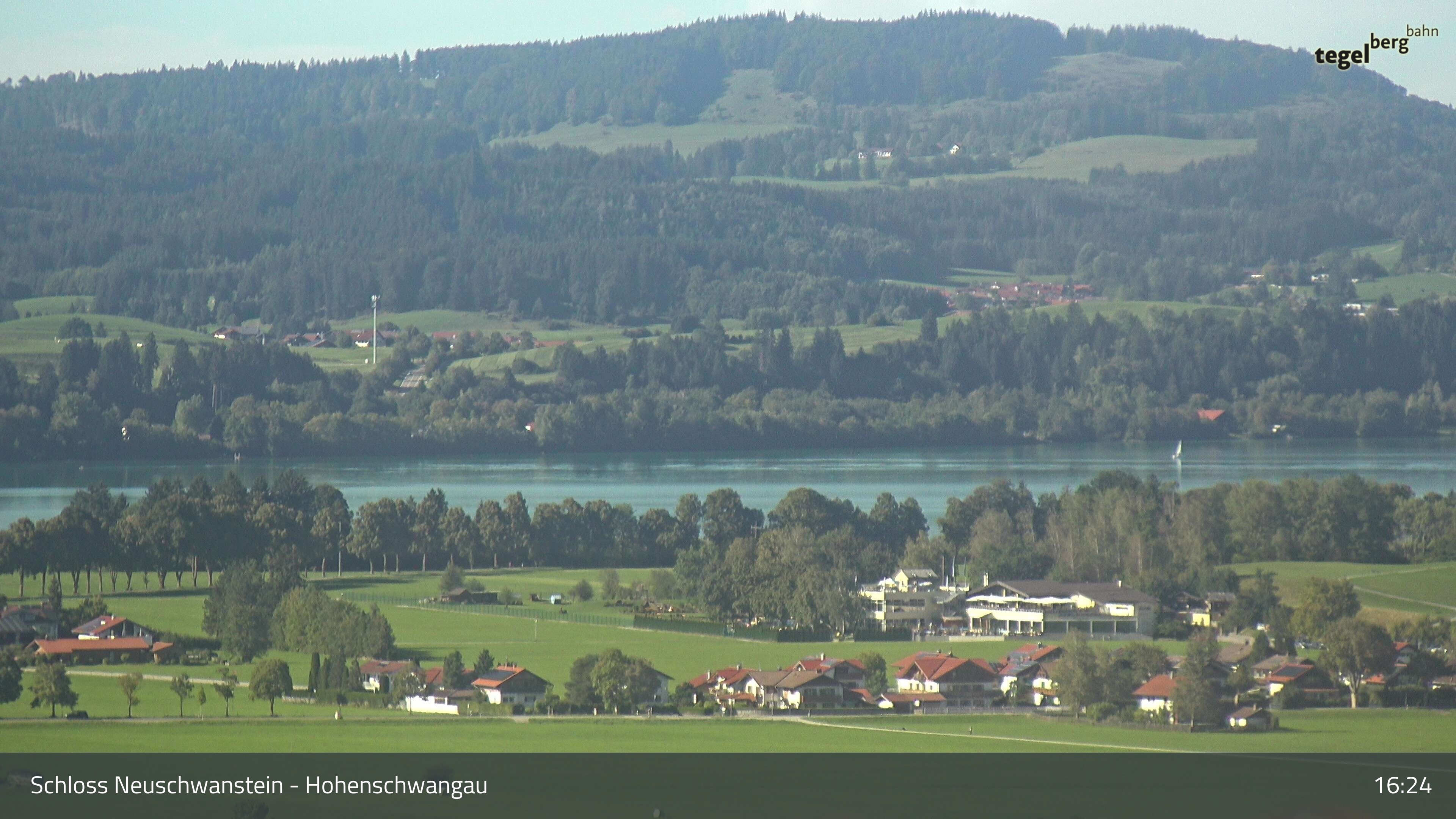 Archived image Webcam Lake Forggen, south bank and village Schwangau