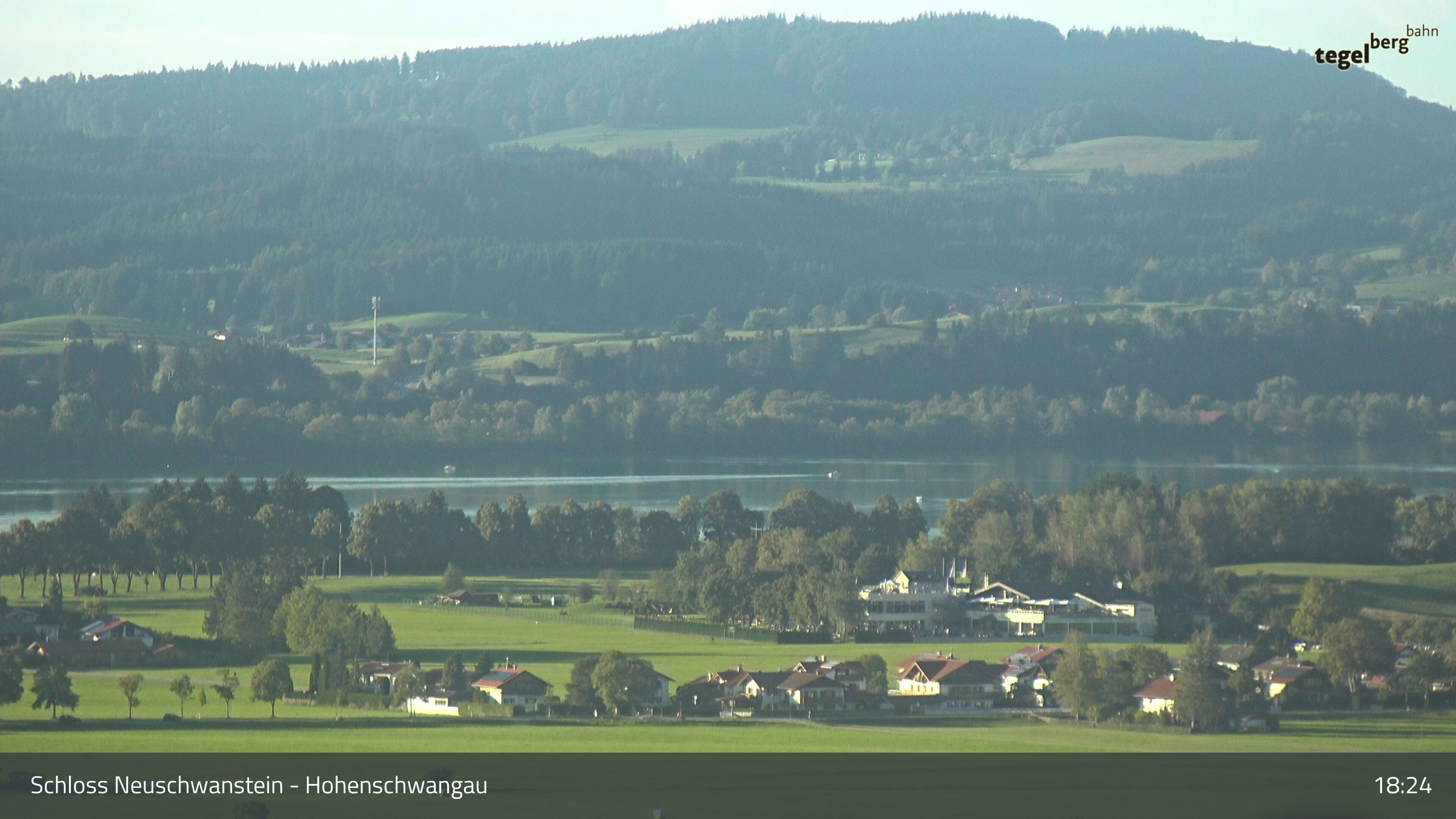 Archived image Webcam Lake Forggen, south bank and village Schwangau