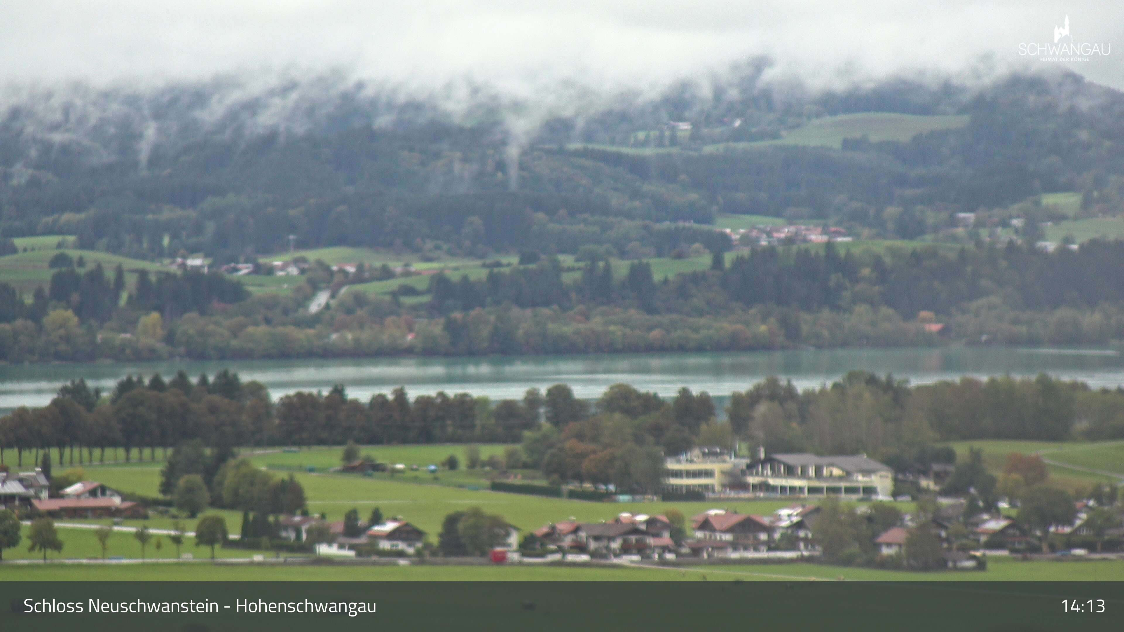 Archived image Webcam Lake Forggen, south bank and village Schwangau